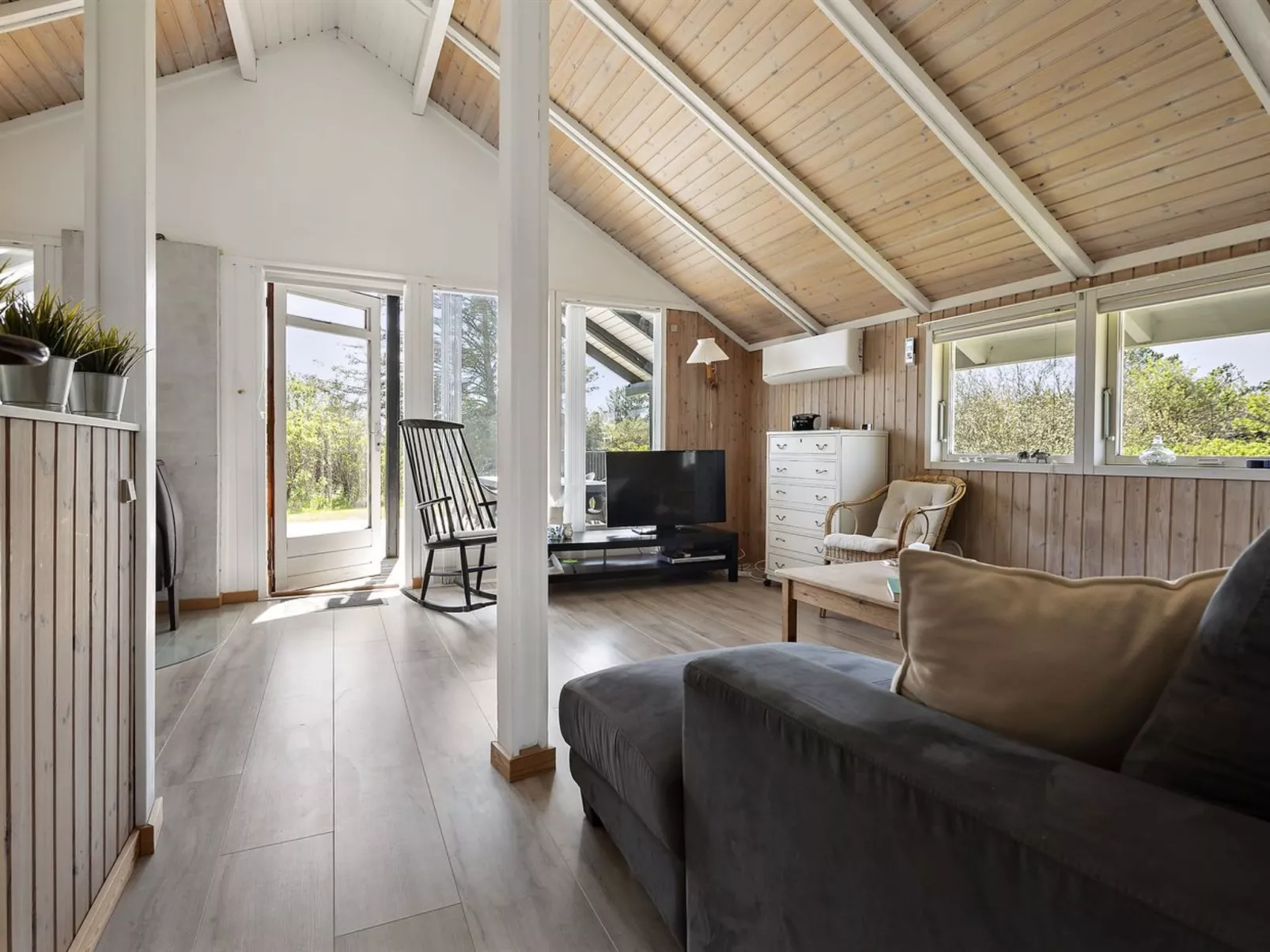 "Aleksia" - 1km from the sea-Binnen