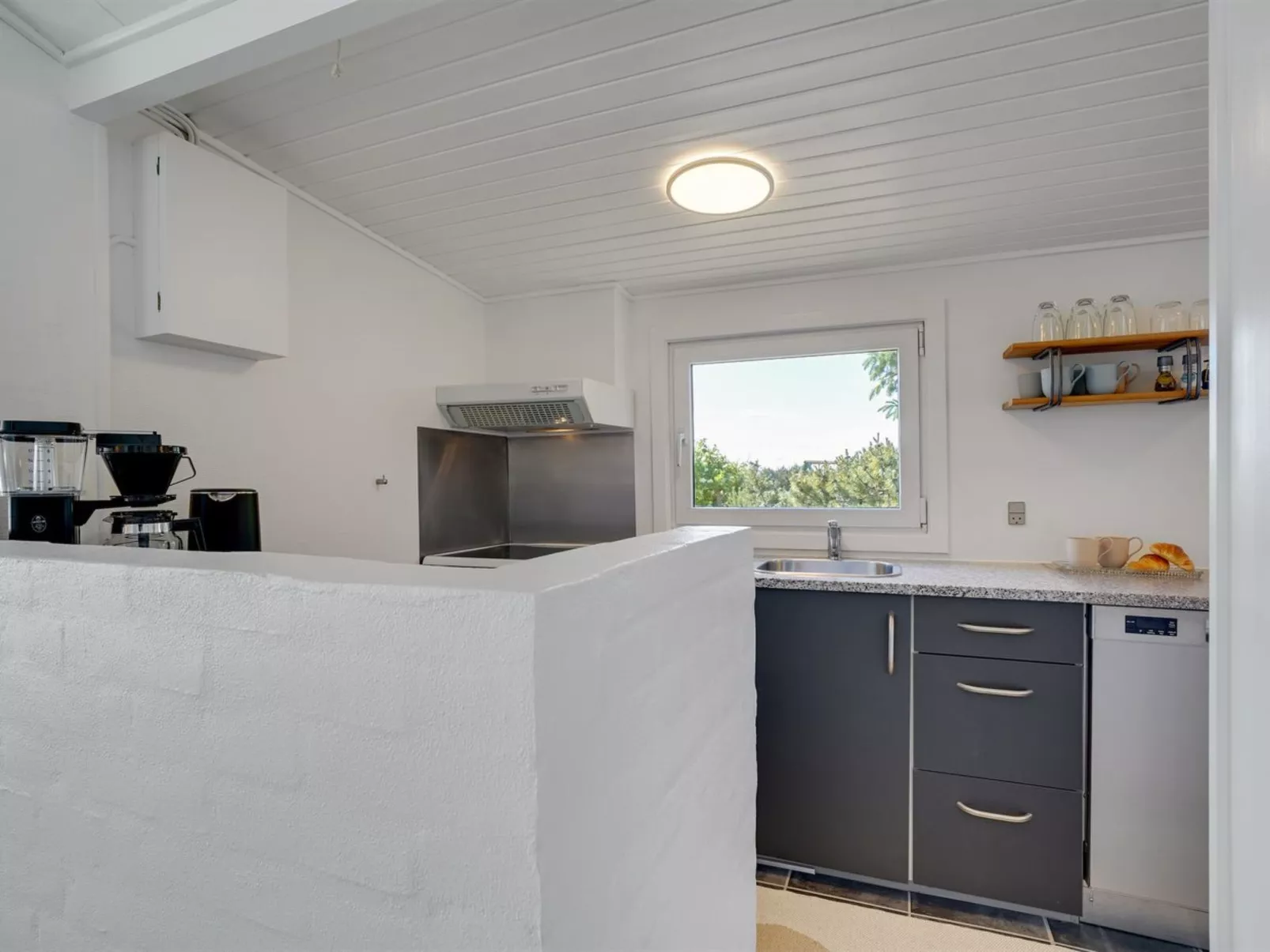 "Kanerva" - 350m from the sea-Binnen