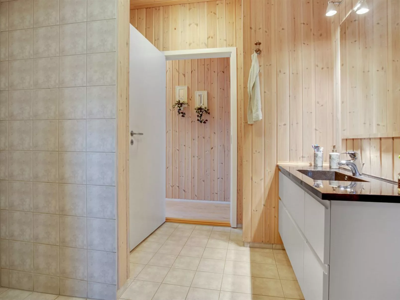 "Hylleborg" - 400m from the sea-Binnen