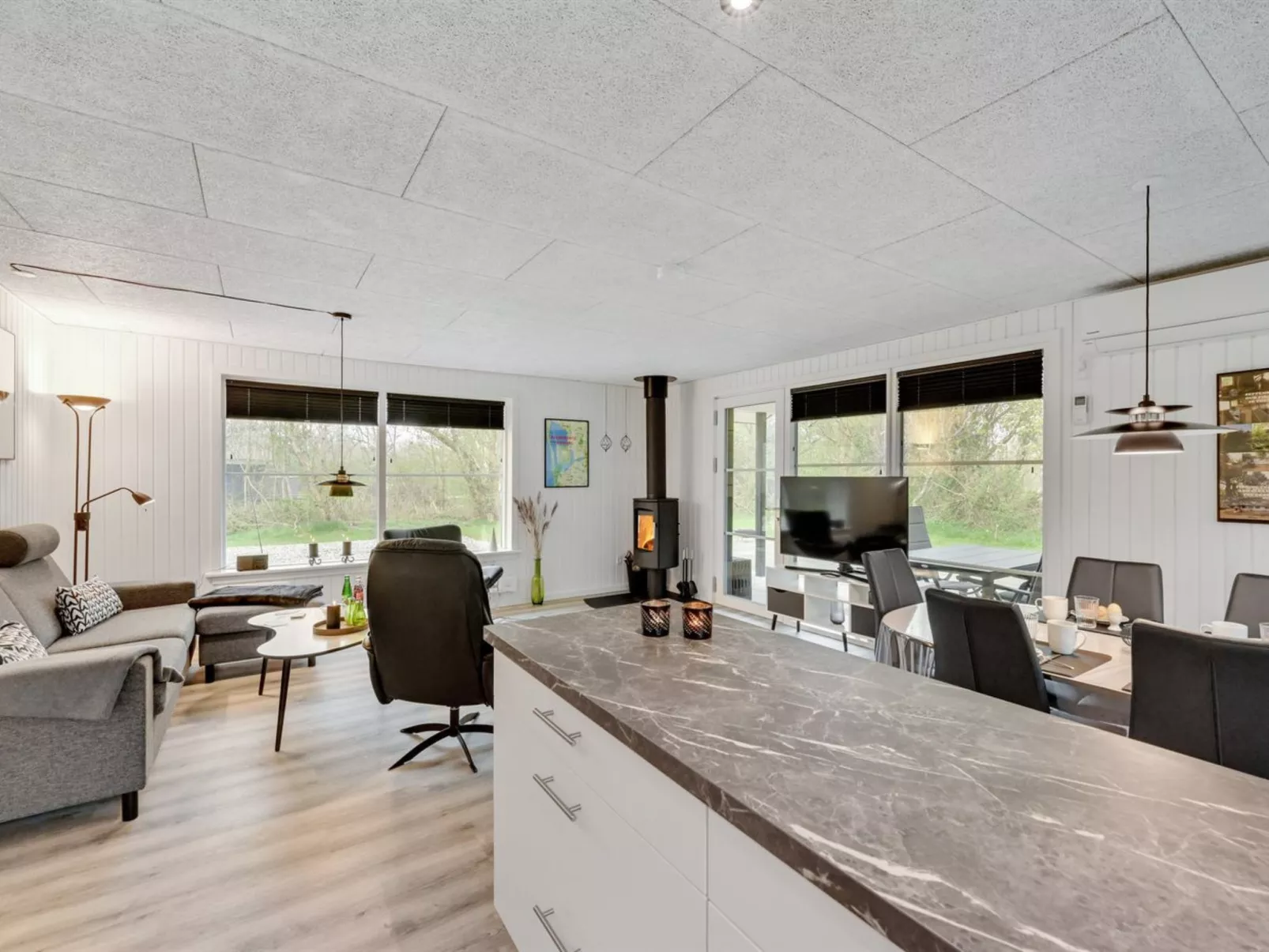 "Øn" -  from the sea-Binnen