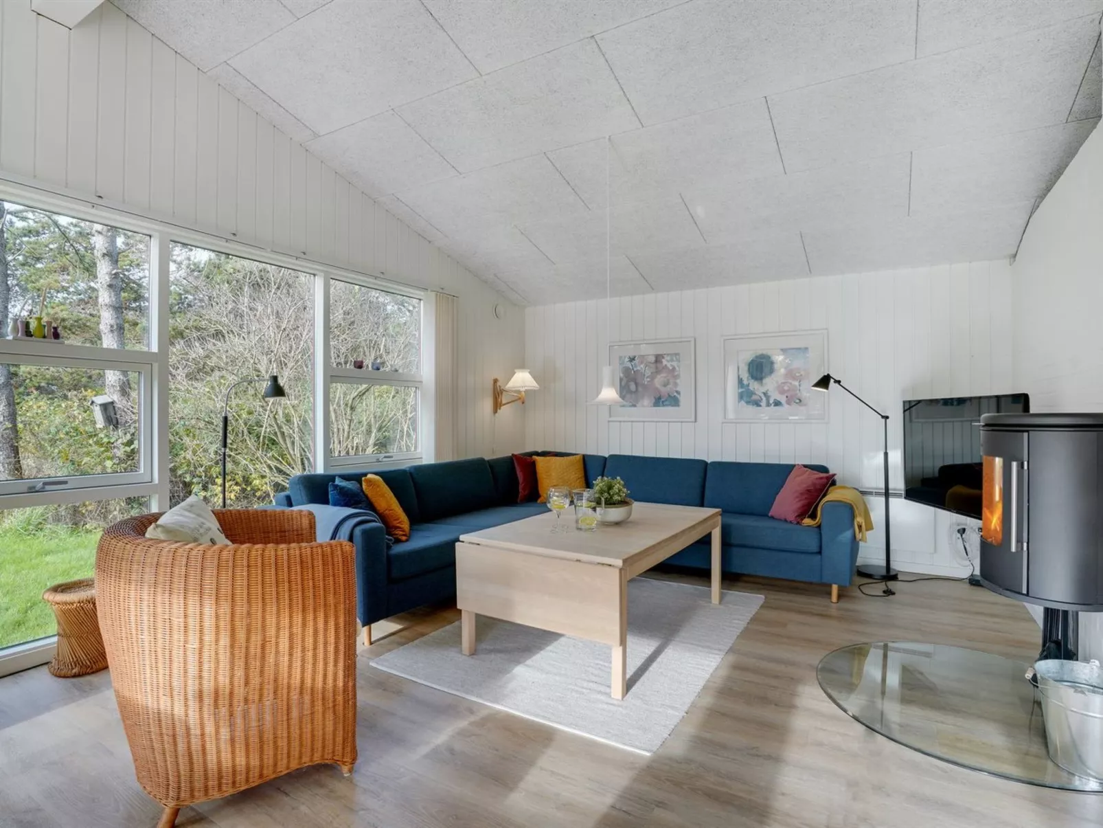 "Ridvan" - 500m from the sea-Binnen