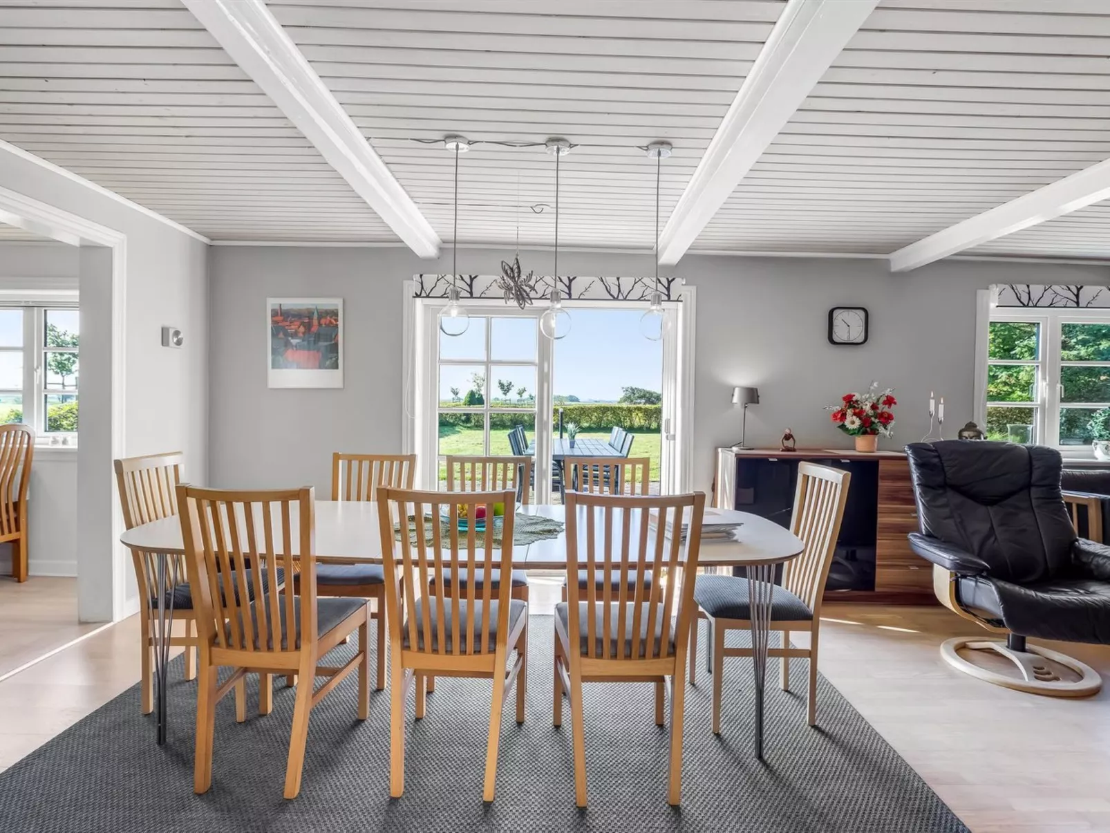 "Merrit" - 4.6km to the fjord-Binnen