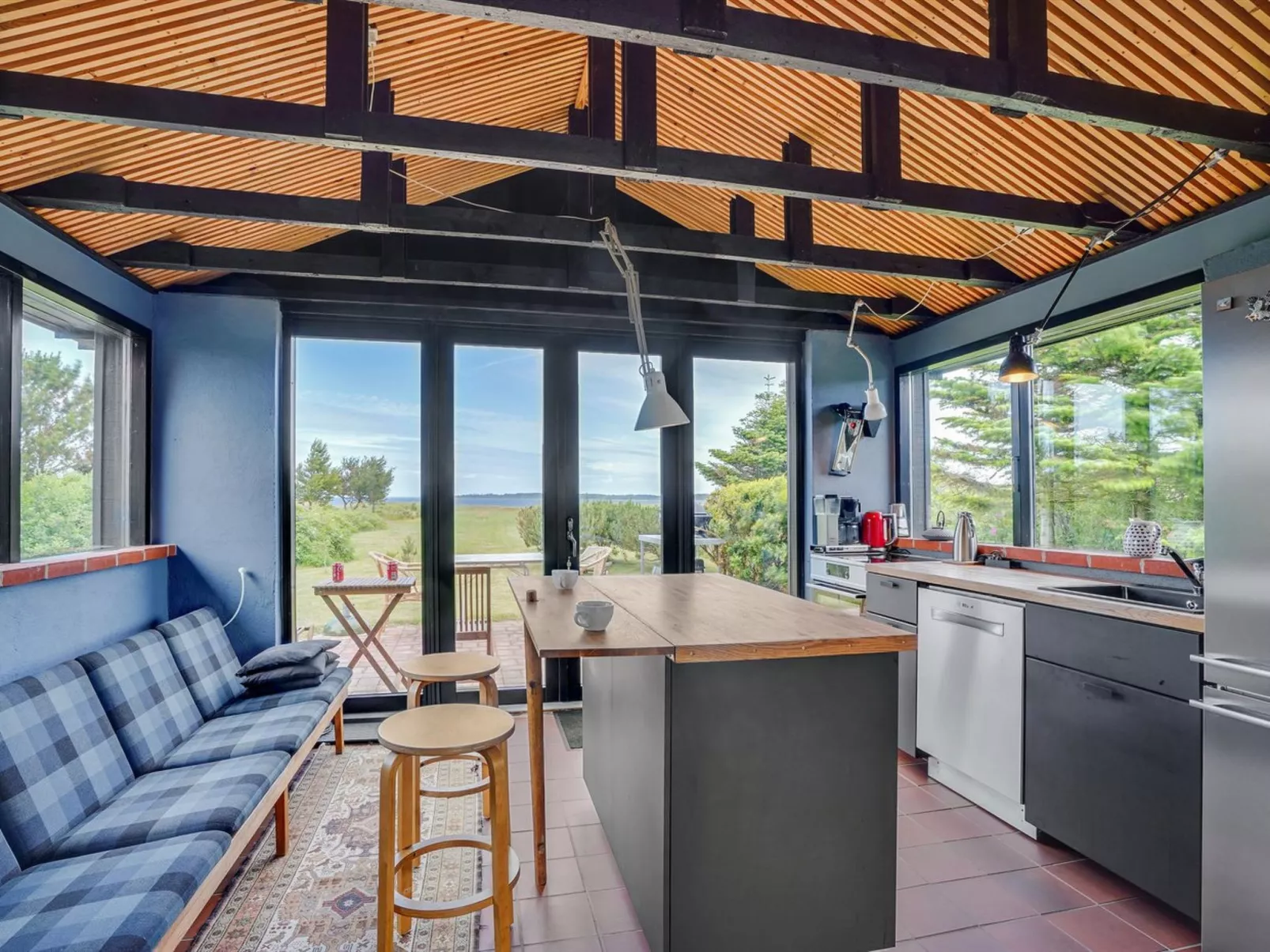 "Lok" - 90m to the fjord-Binnen