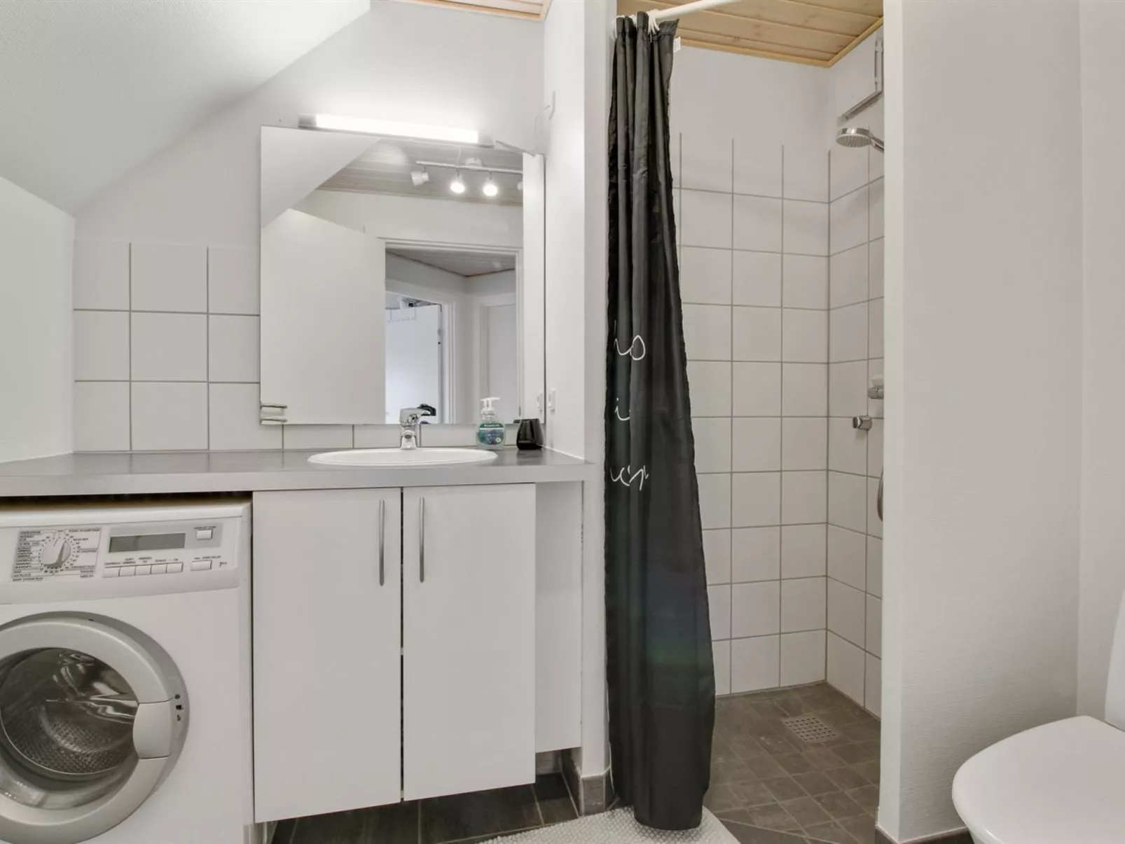 "Adna" - 700m from the sea-Binnen