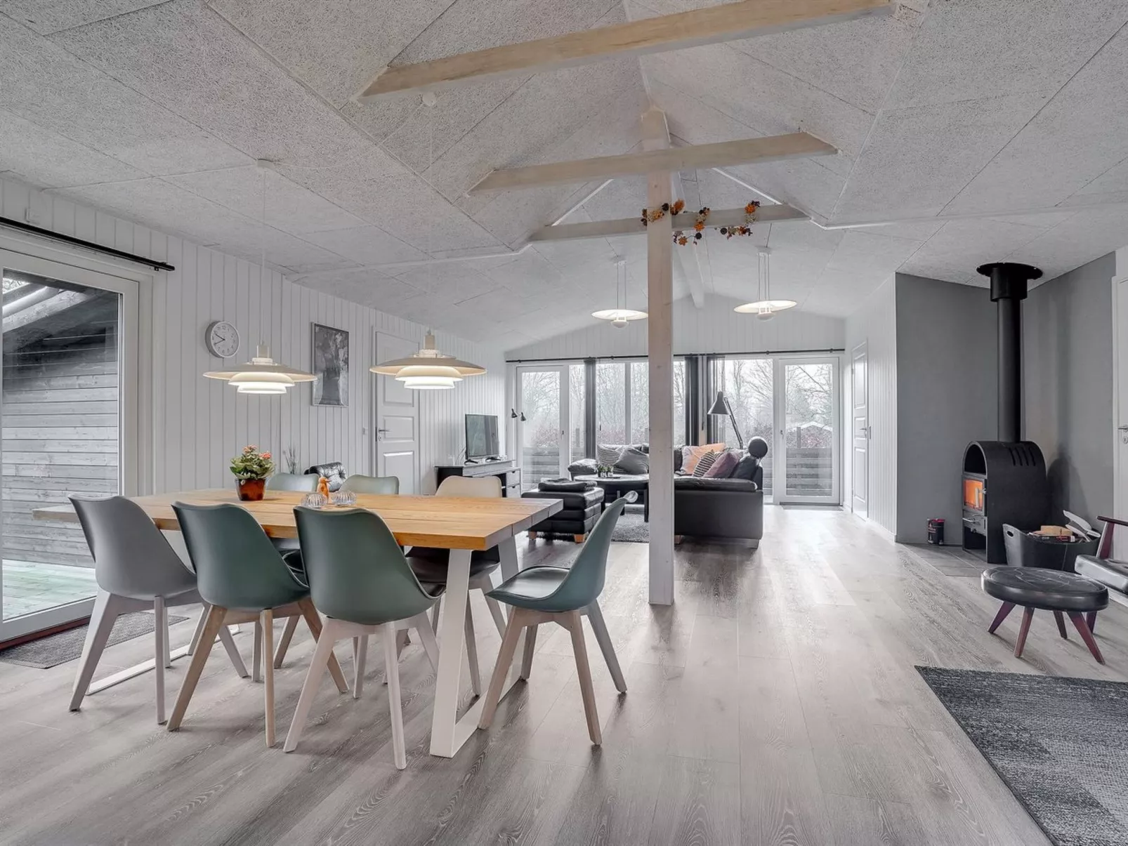 "Vitus" - 30km from the sea-Binnen