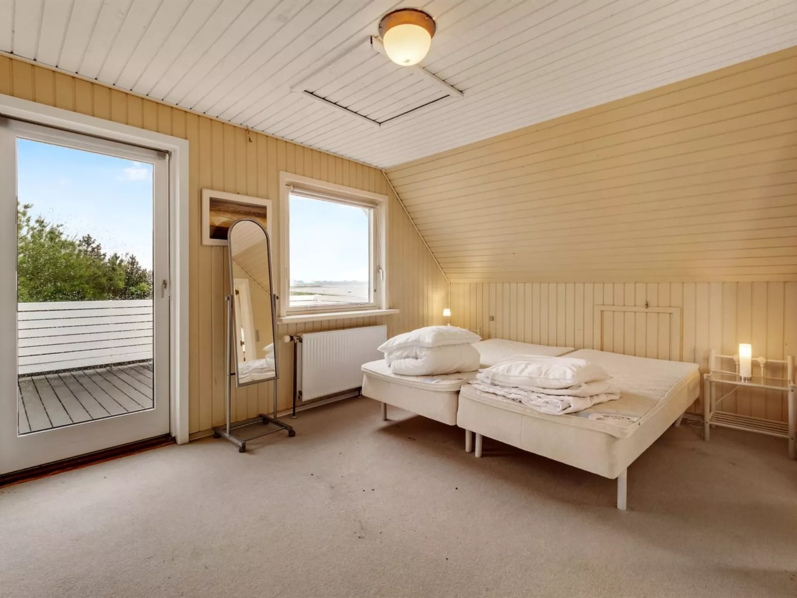 "Emmie" - 50m to the fjord-Binnen