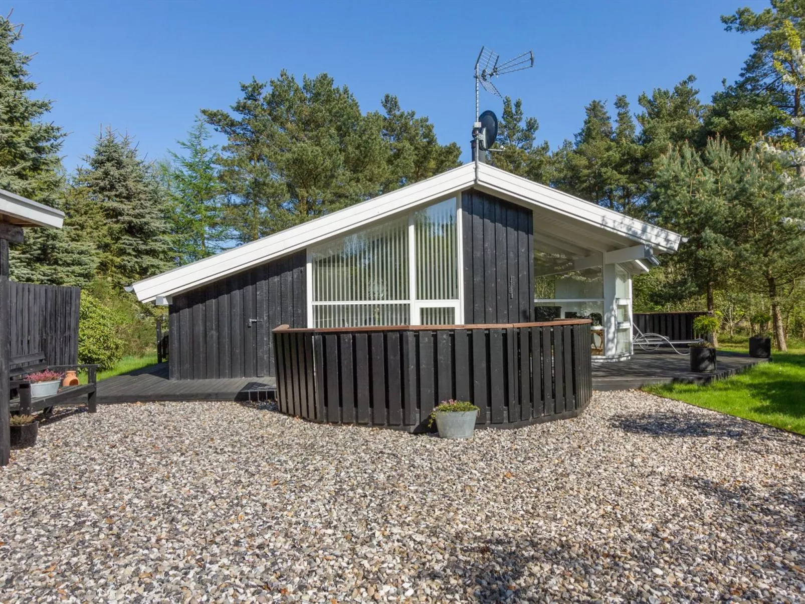 "Nafne" - 500m from the sea-Buiten