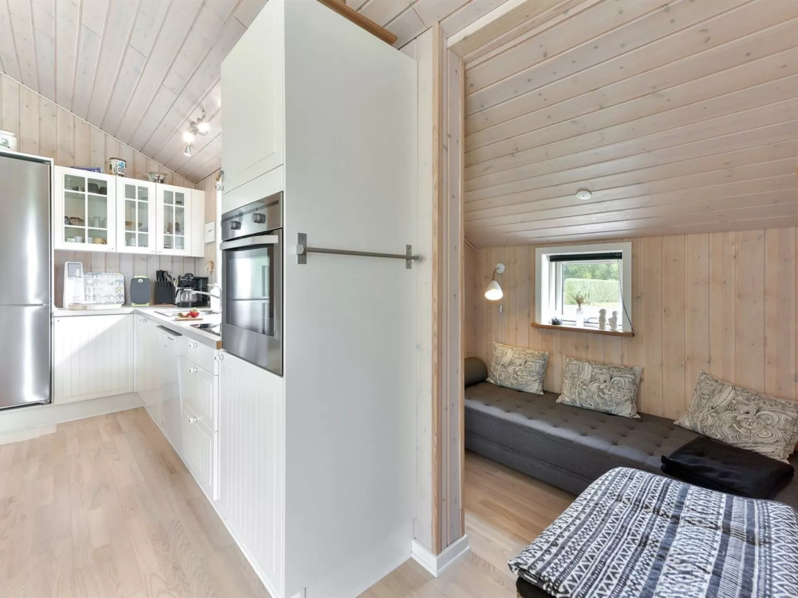 "Estrid" - 30km from the sea-Binnen