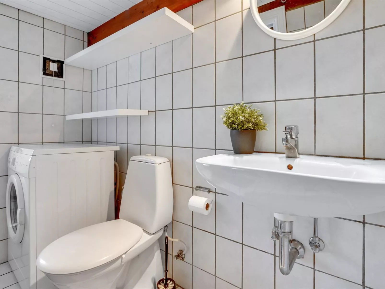 "Miko" - 19km from the sea-Binnen