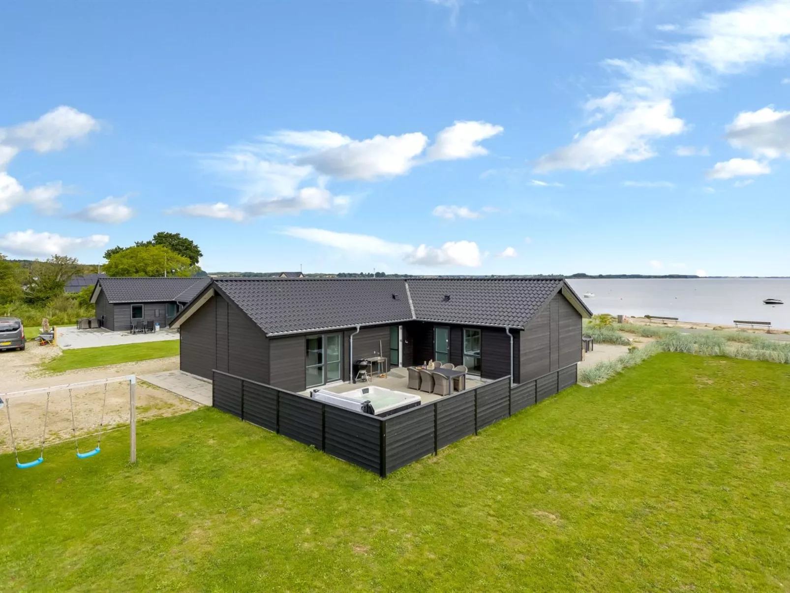 "Eino" - 30m from the sea-Buiten