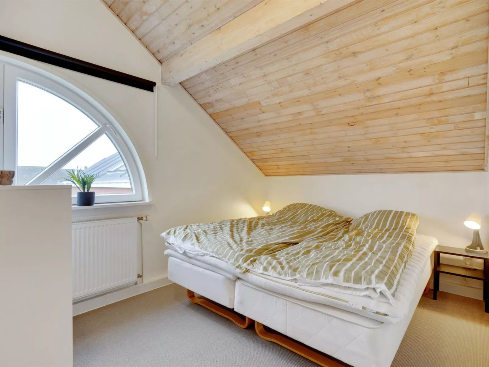 "Paula" - 2.3km from the sea - Binnen