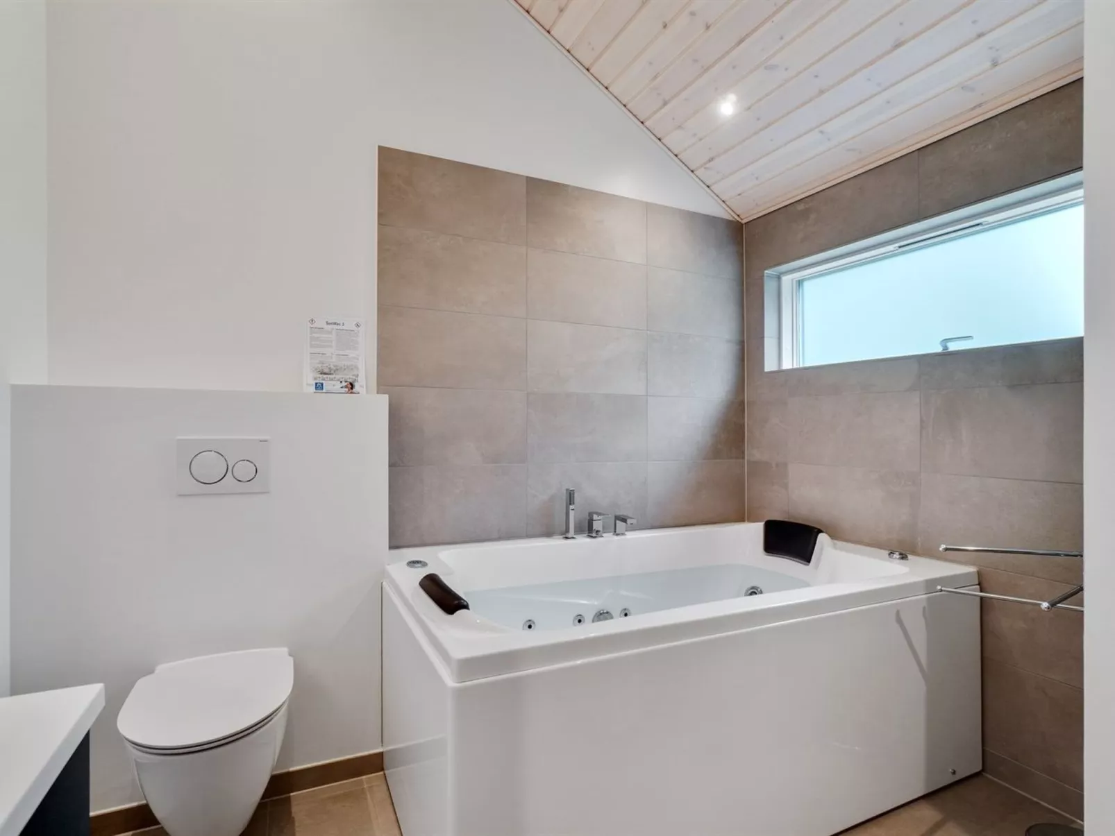 "Ella" - 1.2km to the fjord-Binnen