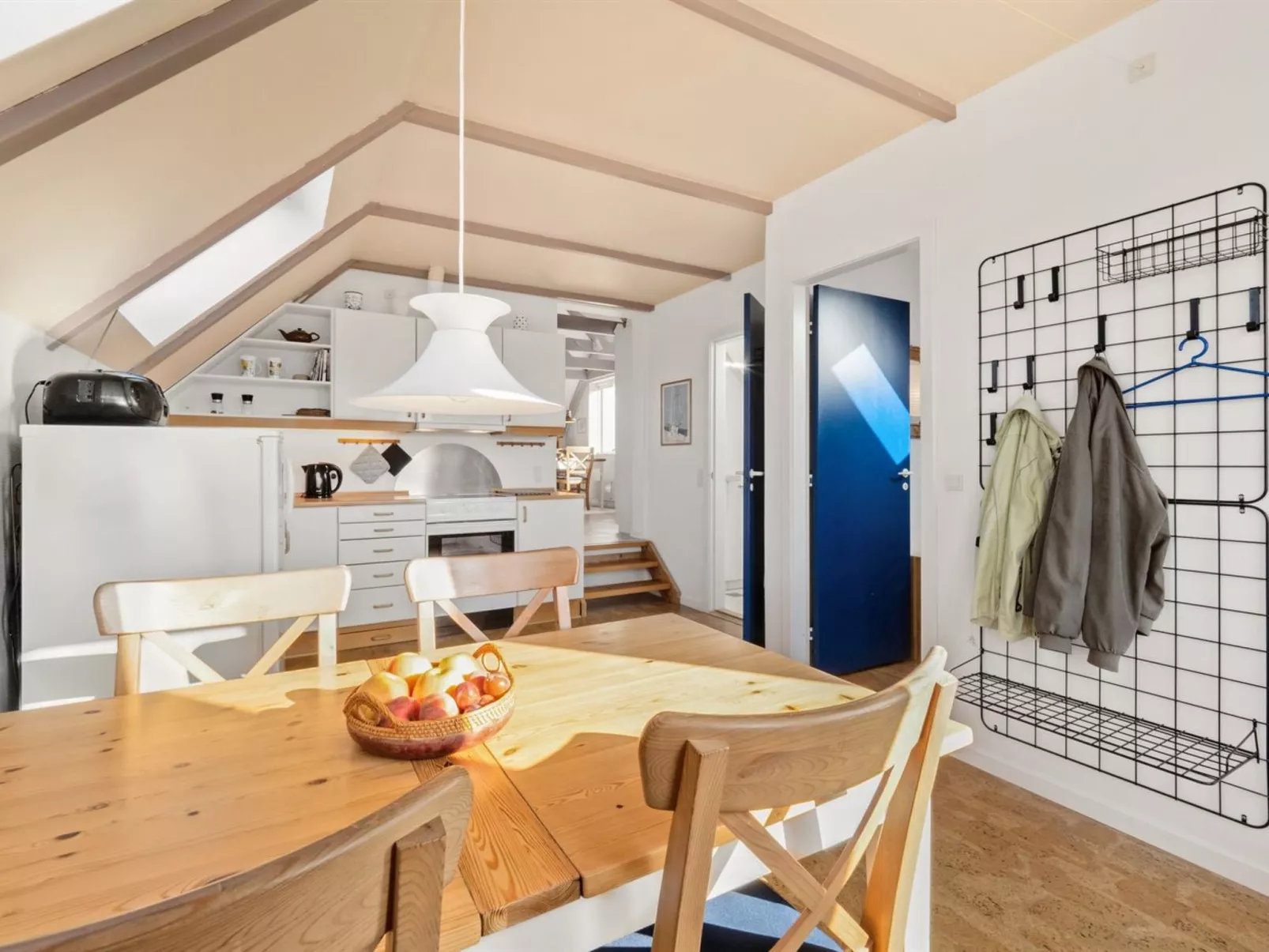 "Ebba" - 25m from the sea-Binnen