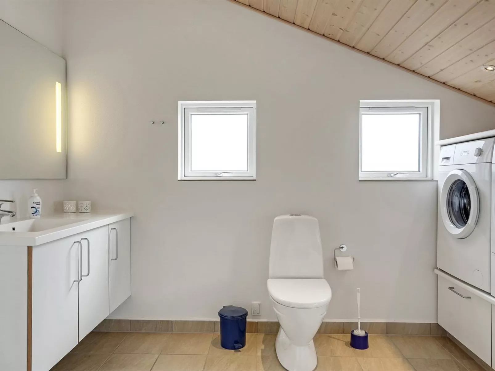 "Frido" - 400m from the sea-Binnen