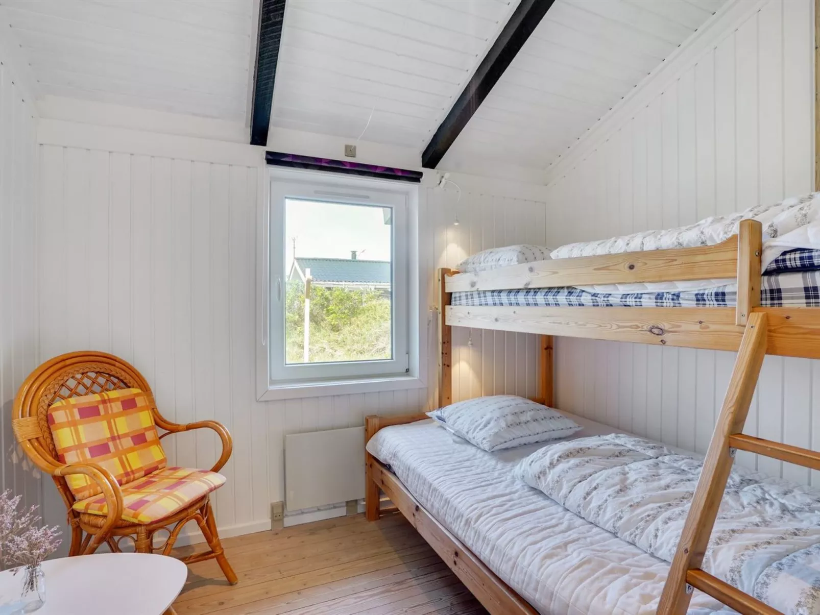 "Gerlis" - 75m from the sea-Binnen