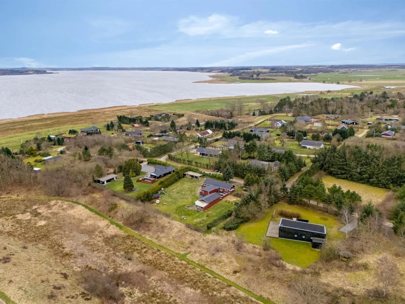 "Tenna" - 250m to the fjord-Buiten