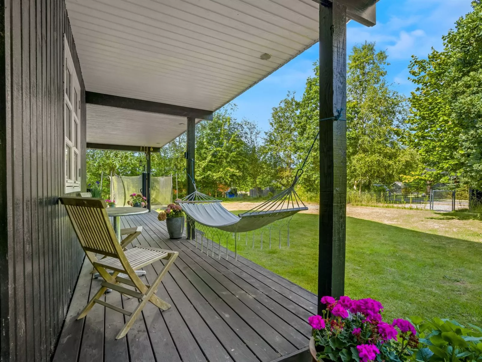 "Sunaj" -  from the sea-Buiten