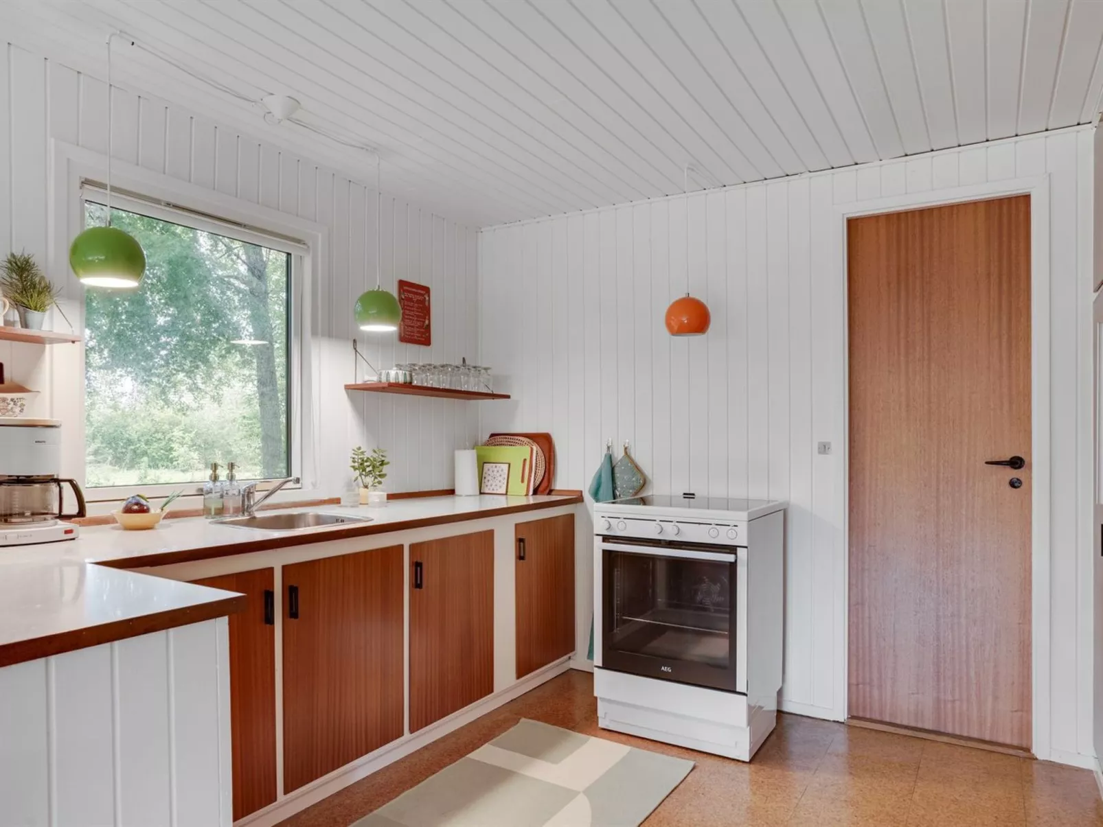 "Elmina" -  from the sea-Binnen