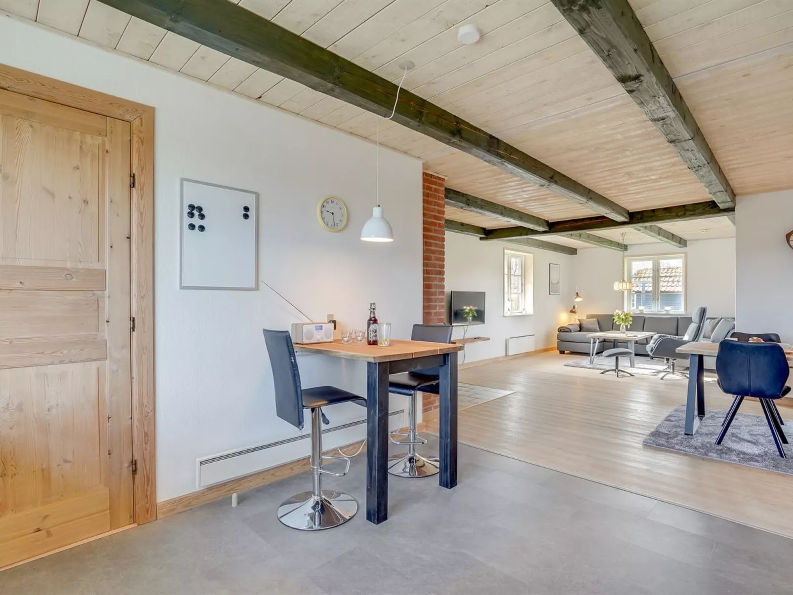 "Nita" - 24km from the sea-Binnen