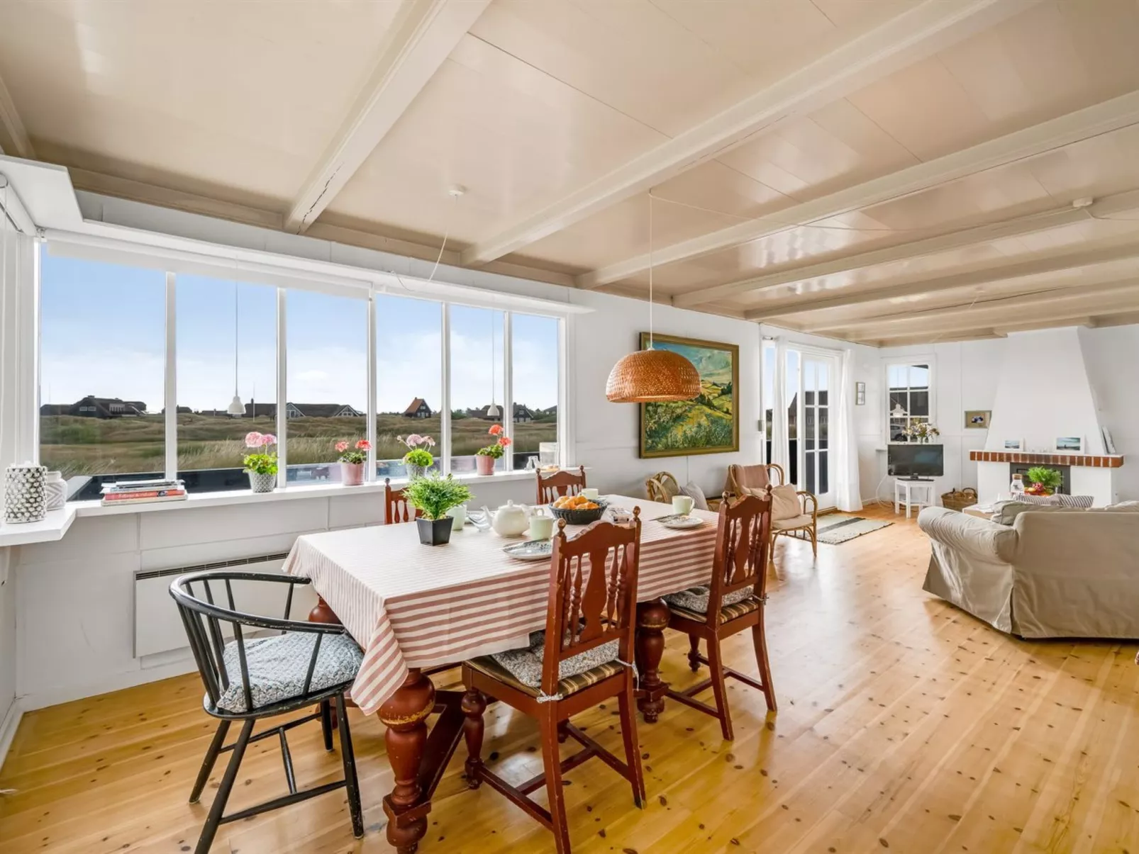 "Jamie" - 200m from the sea-Binnen