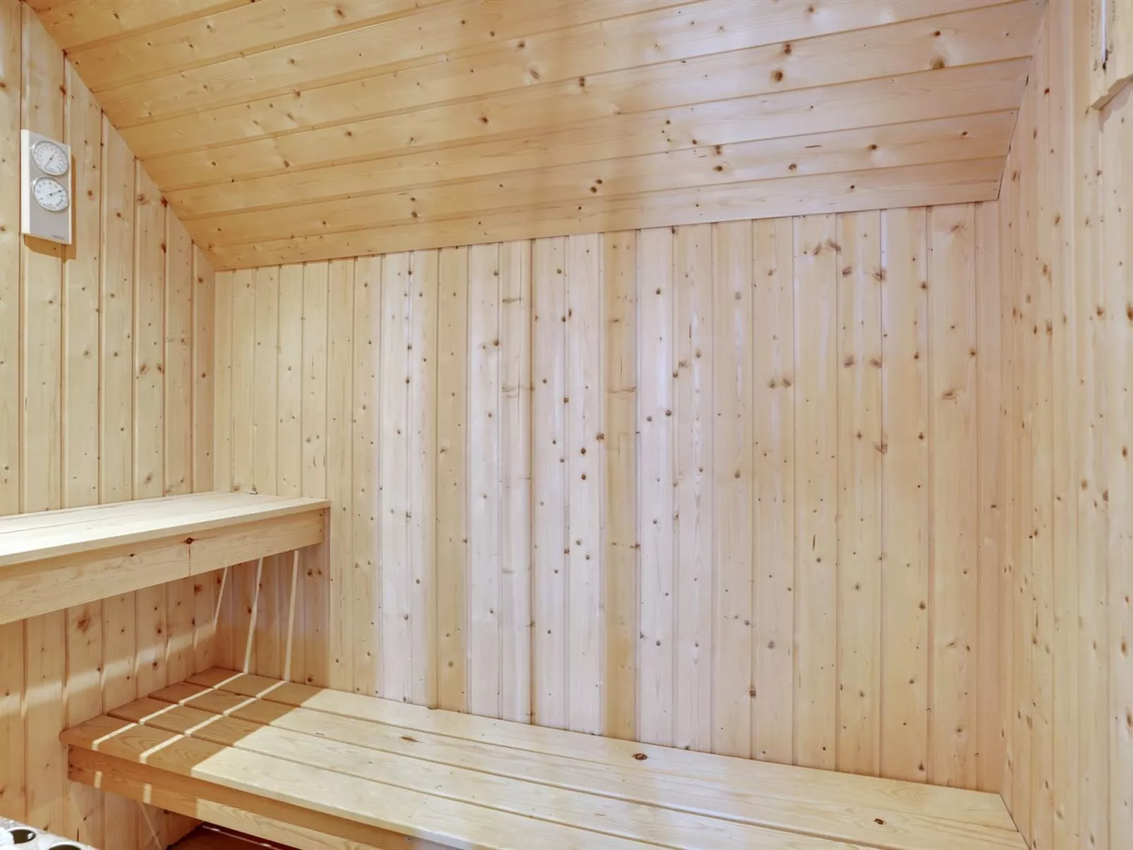 "Lavina" - 950m from the sea-Binnen