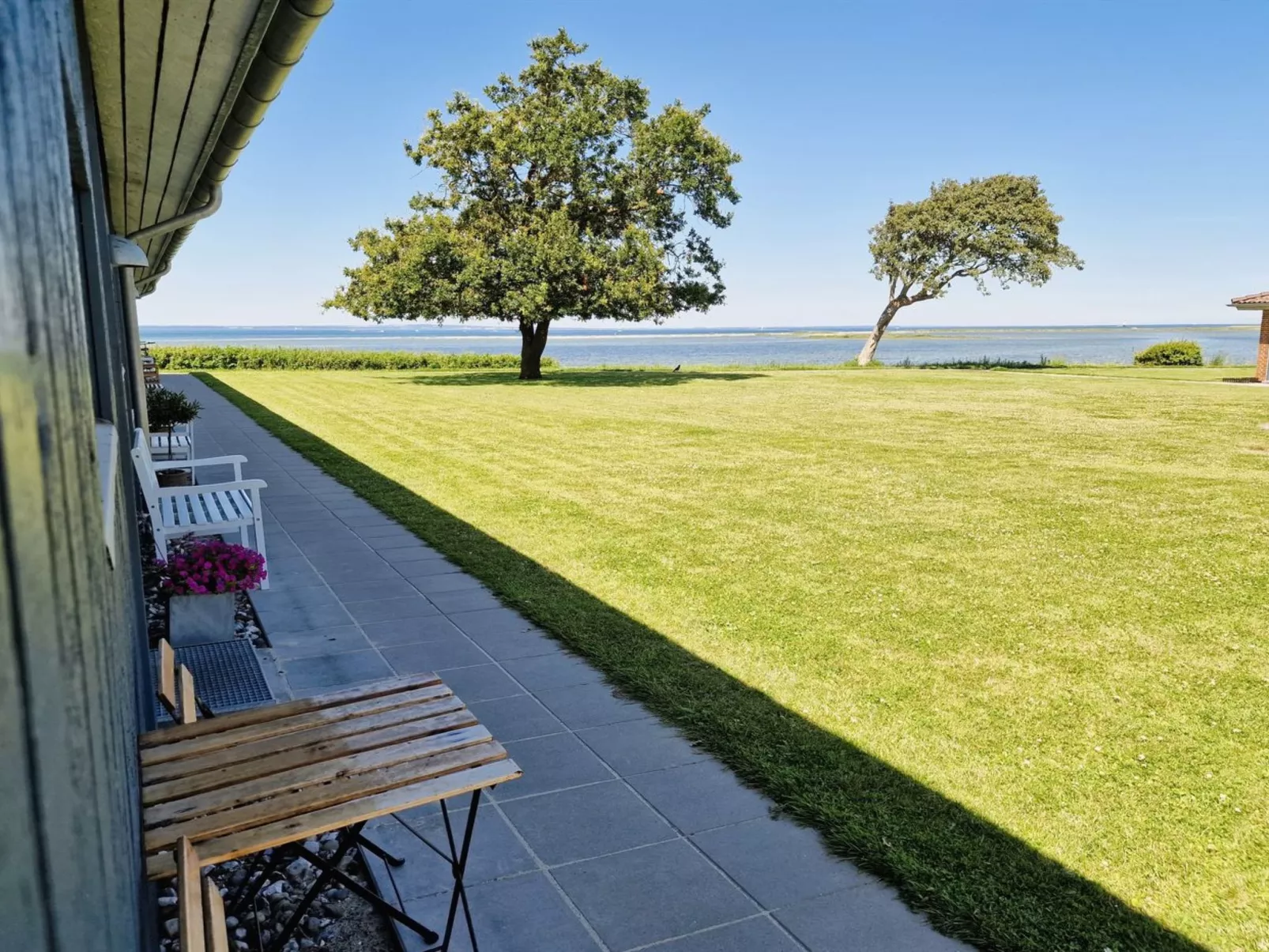 "Emira" - 50m from the sea-Buiten