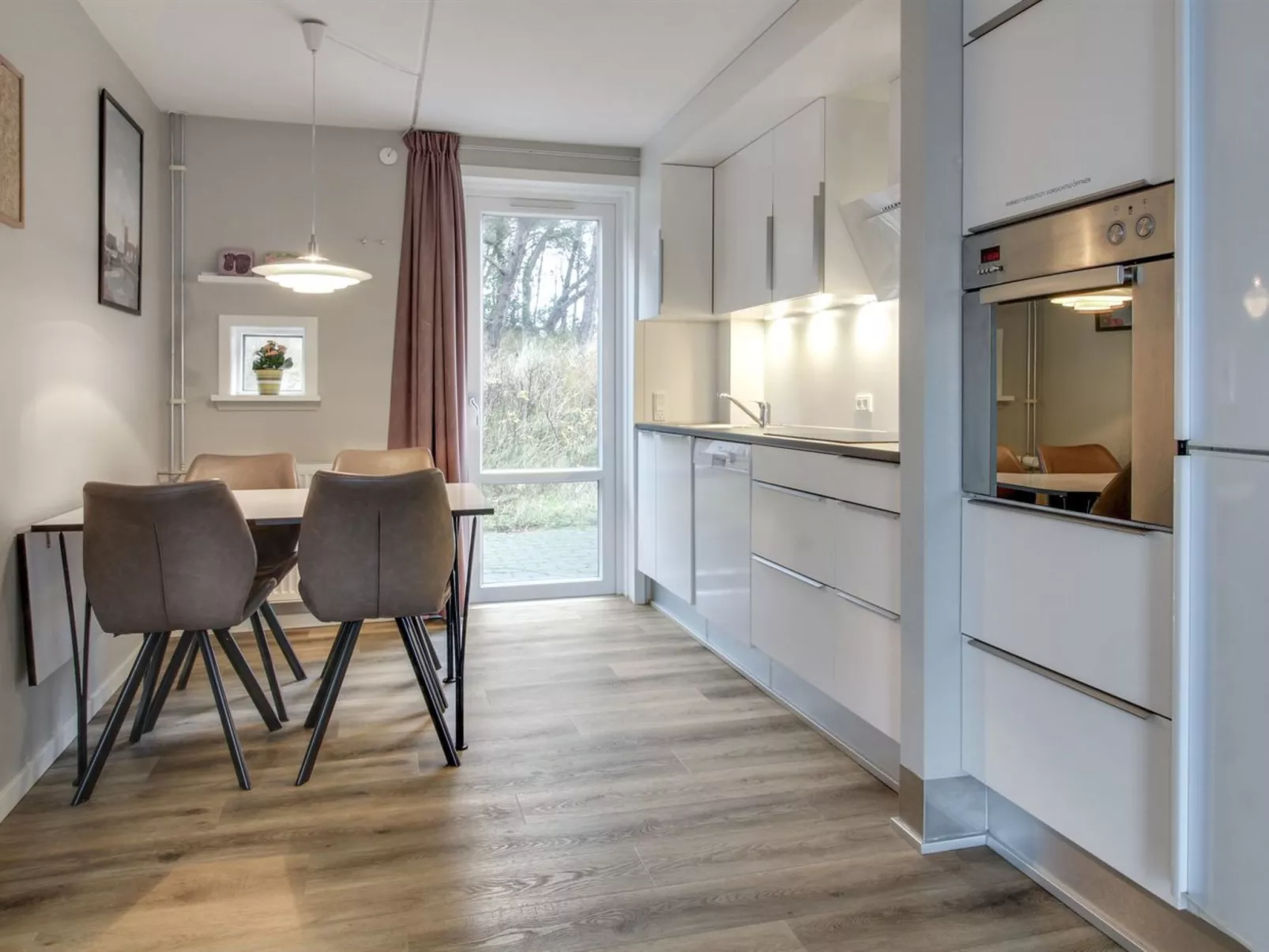 "Anouk" - 1.7km from the sea-Binnen