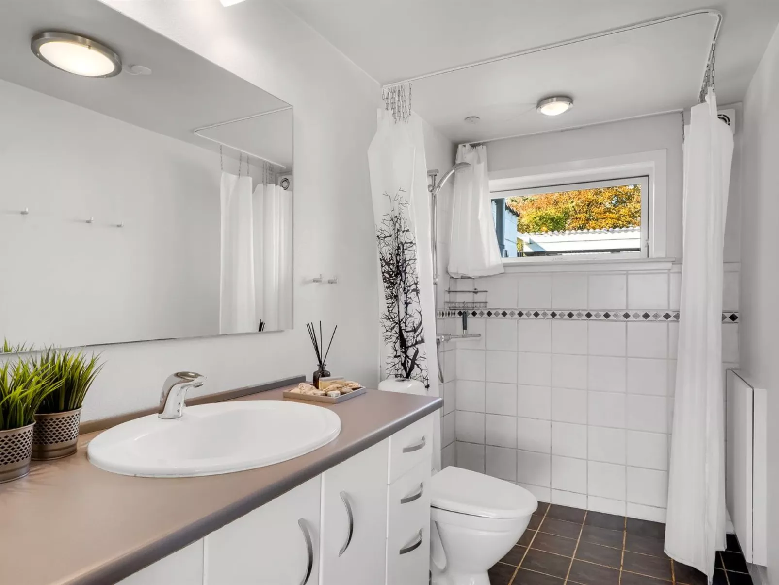 "Dunja" - 200m to the fjord-Binnen