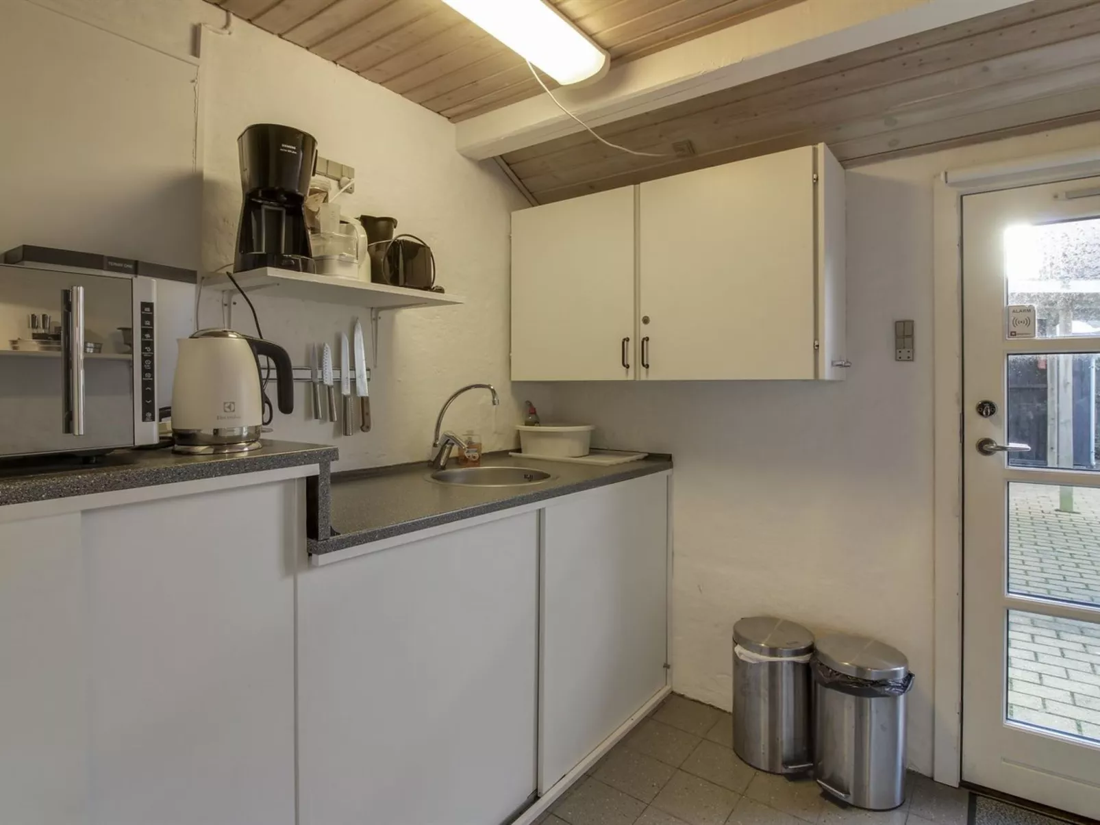 "Canan" - 1.6km from the sea-Binnen