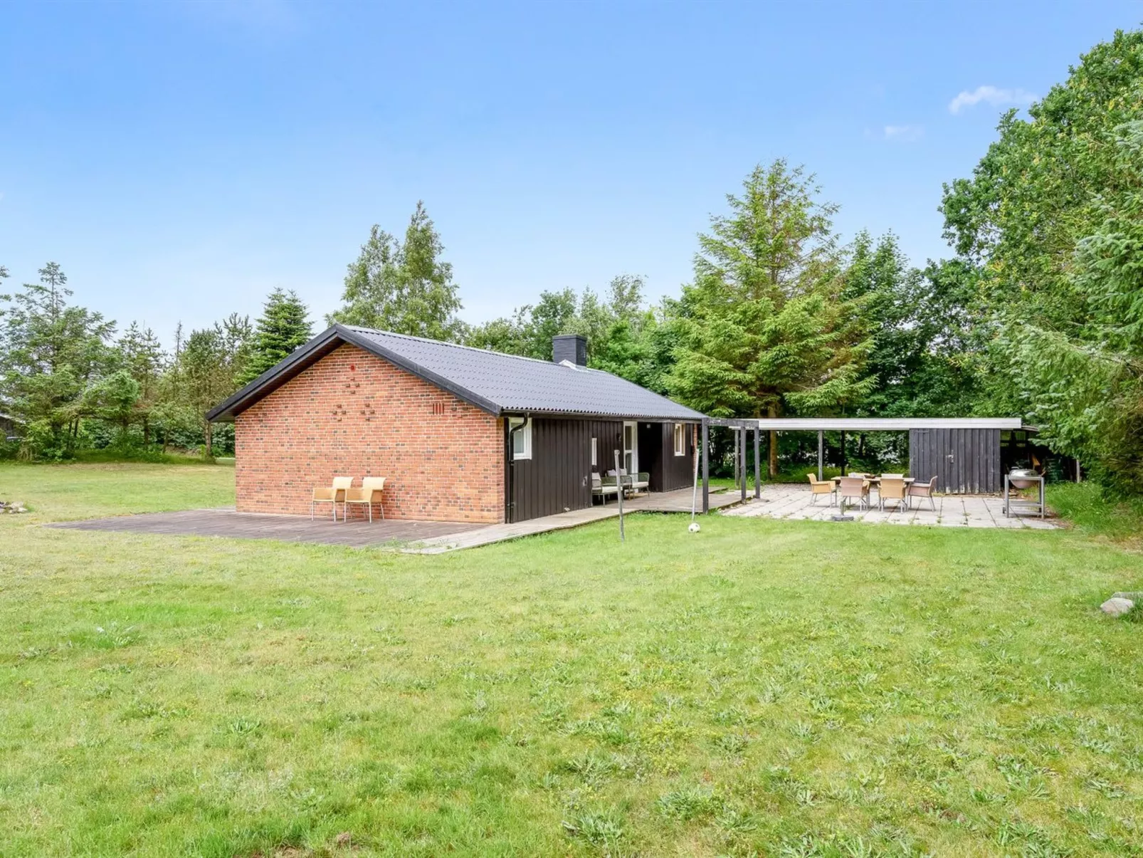 "Elmira" - 555m from the sea-Buiten