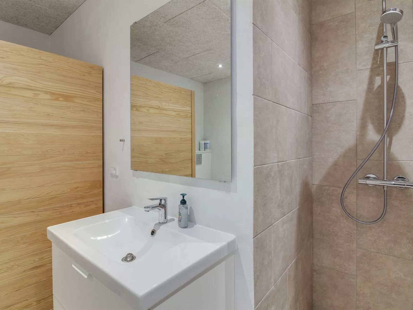 "Laulu" - 2km from the sea-Binnen