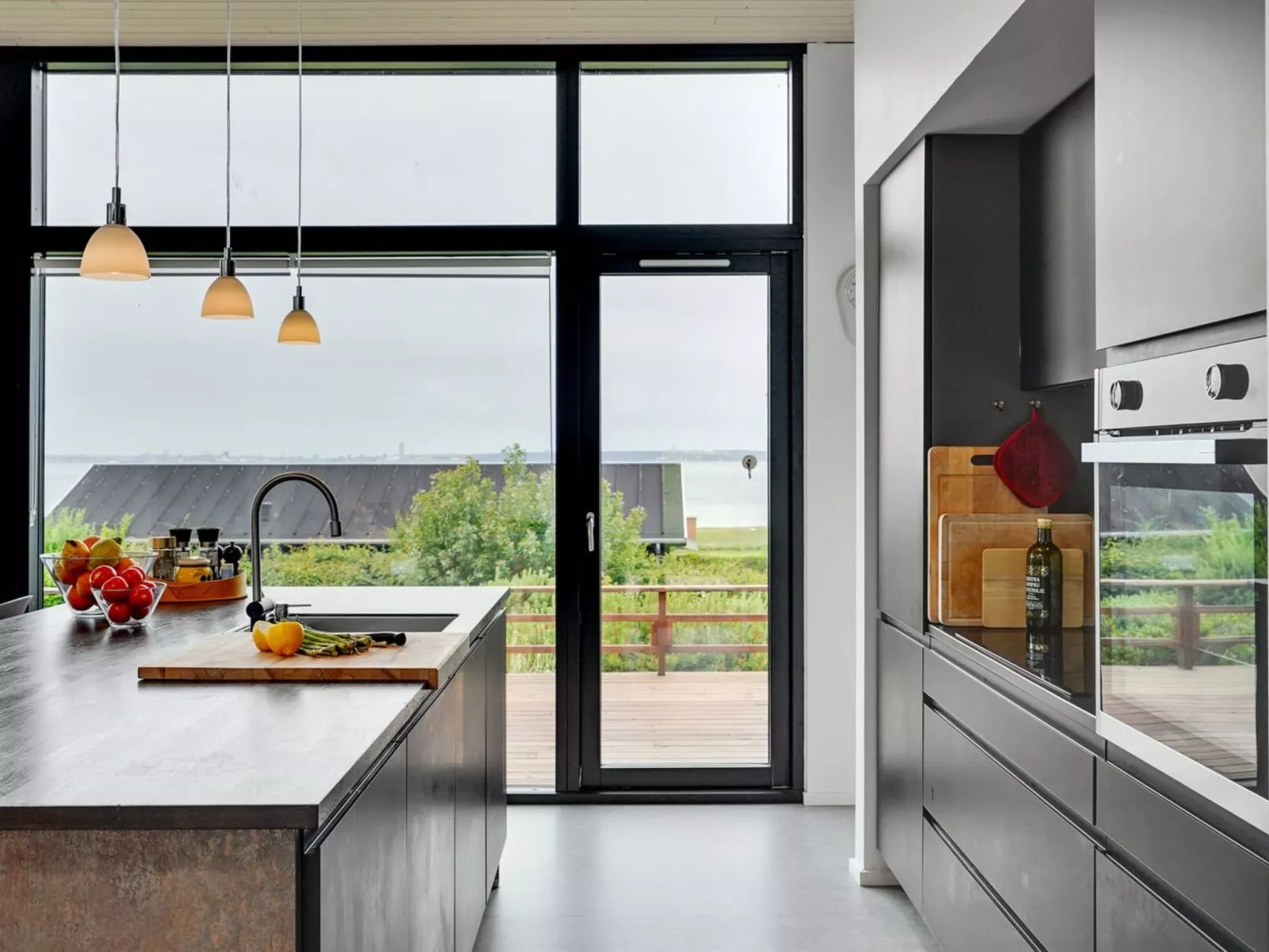 "Mahilo" - 300m from the sea-Binnen