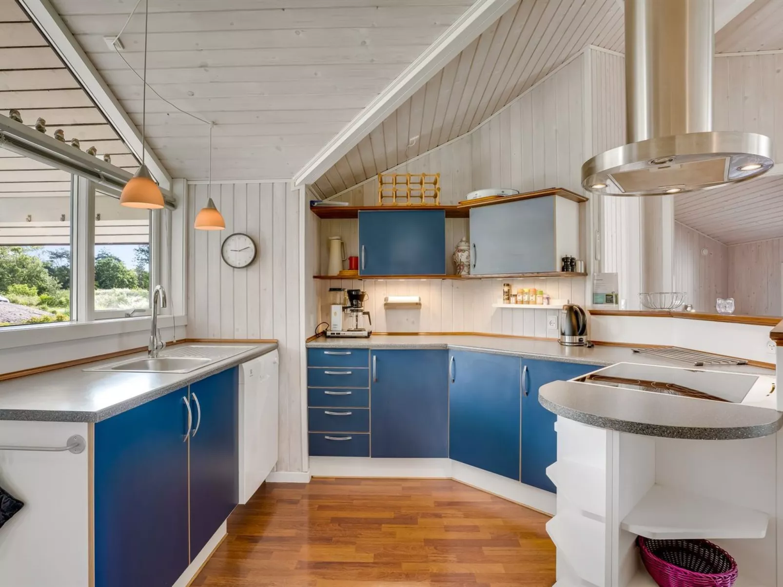 "Truls" - 800m from the sea-Binnen