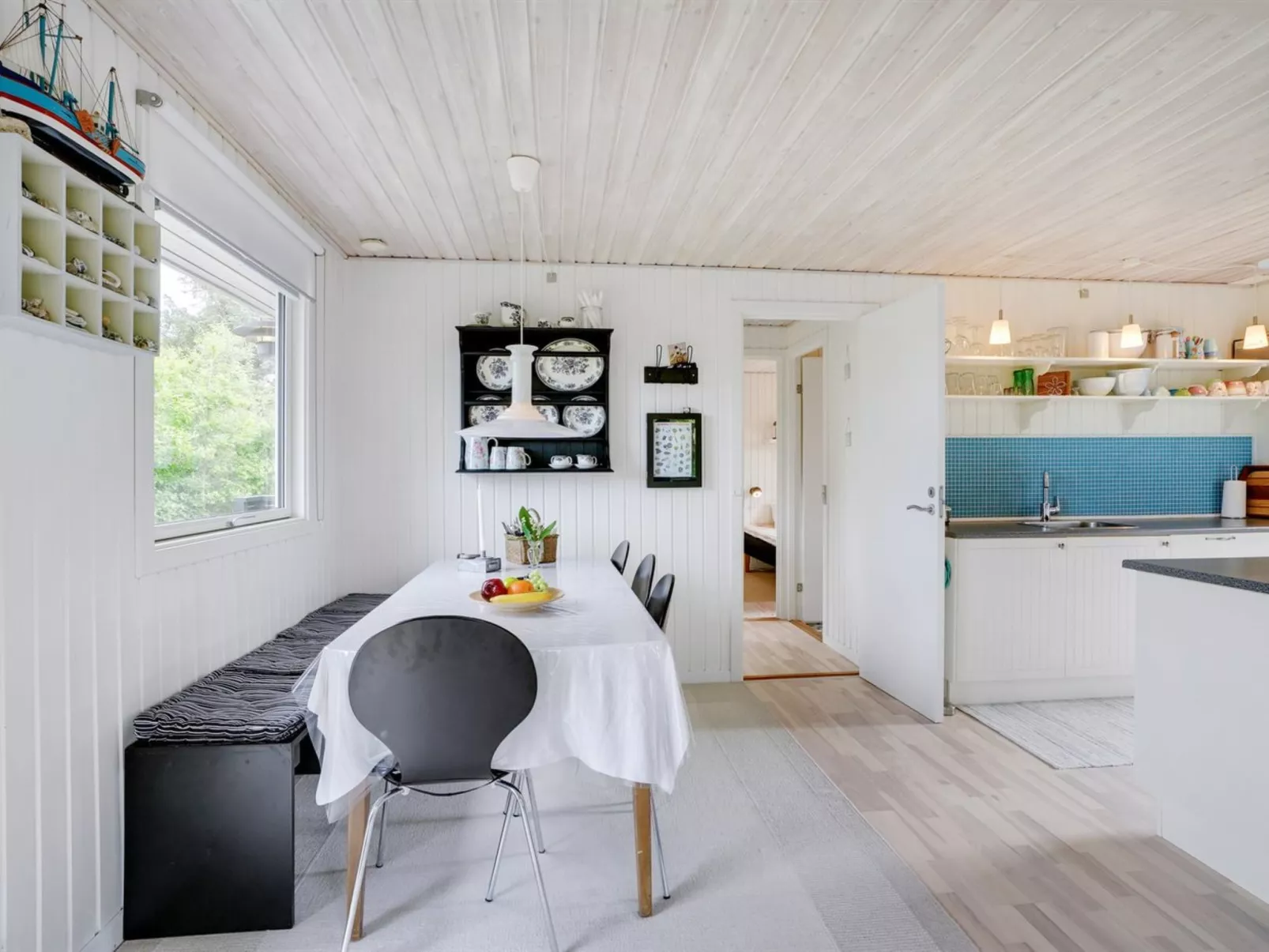 "Angantir" - 700m to the fjord-Binnen