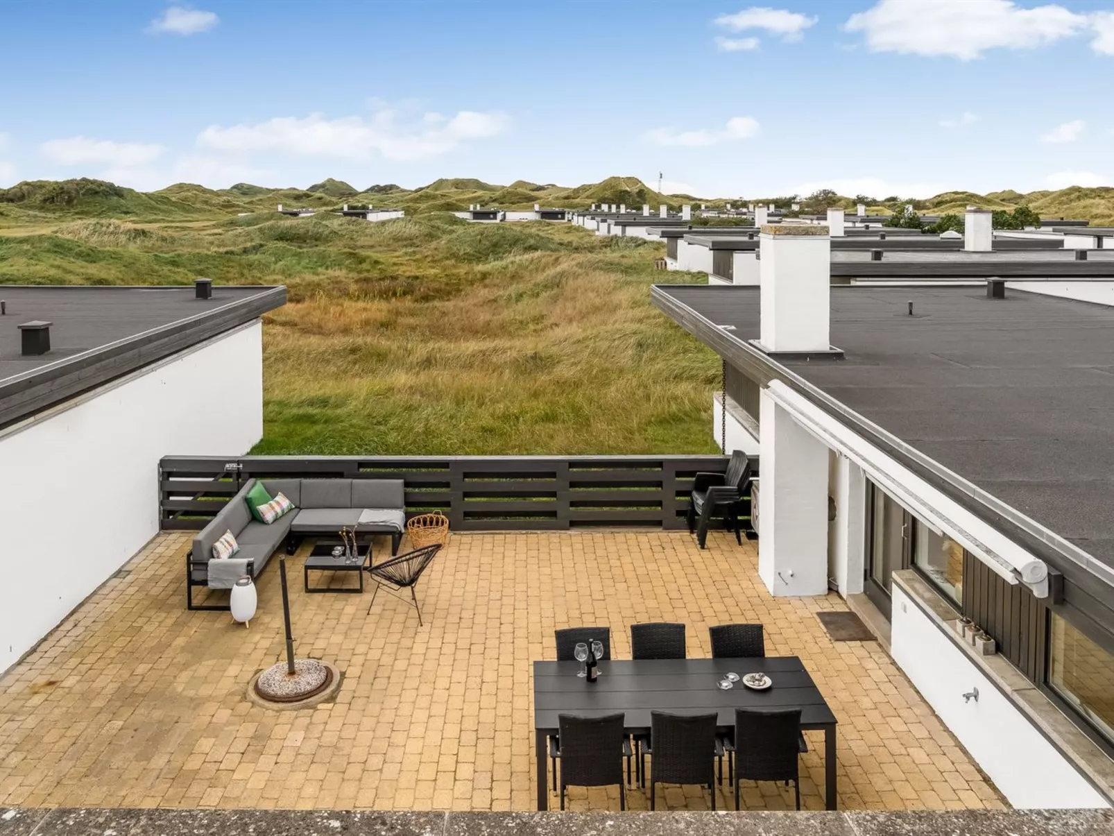 "Tarvo" - 400m from the sea-Buiten