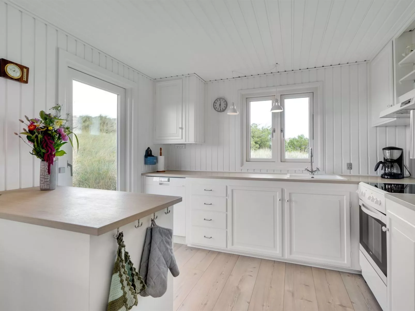 "Iken" - 500m from the sea-Binnen