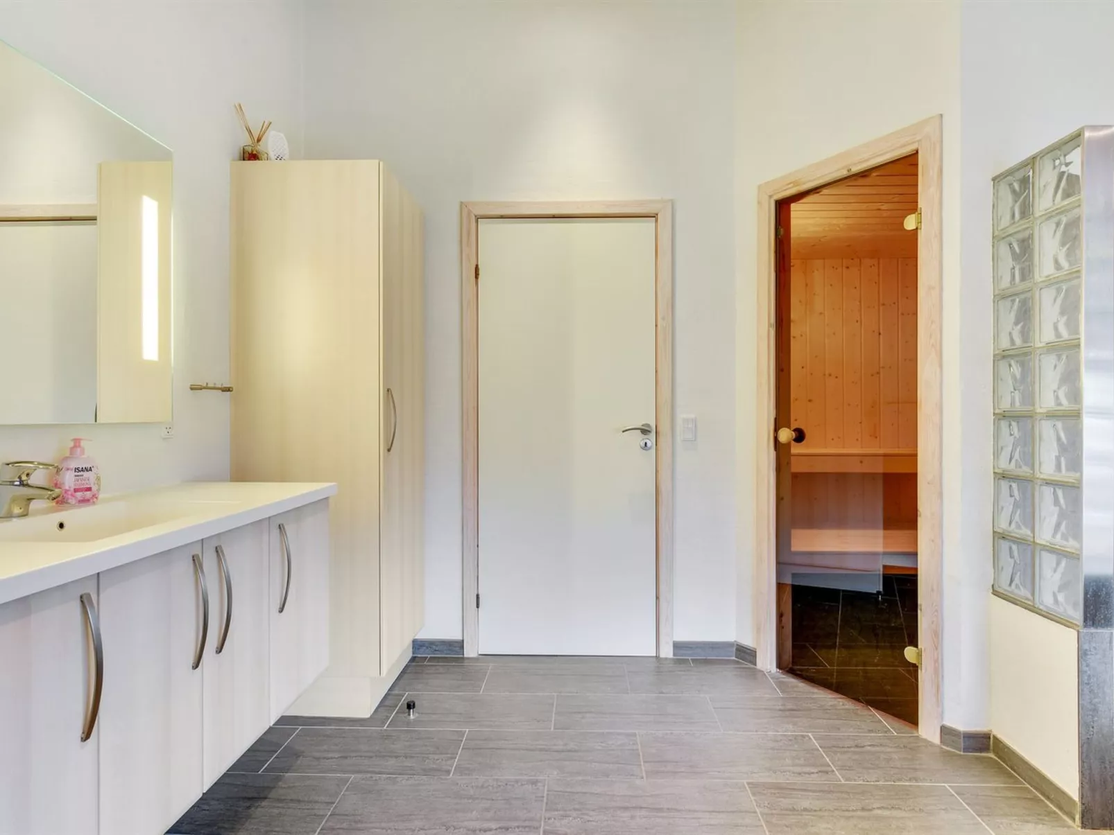 "Nani" - 900m from the sea-Binnen