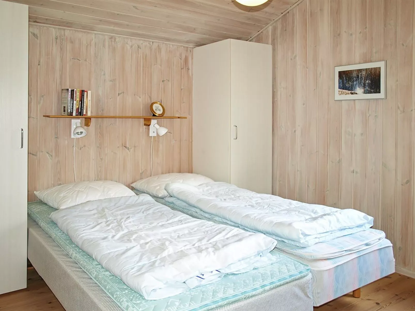 "Tia" - 900m from the sea-Binnen