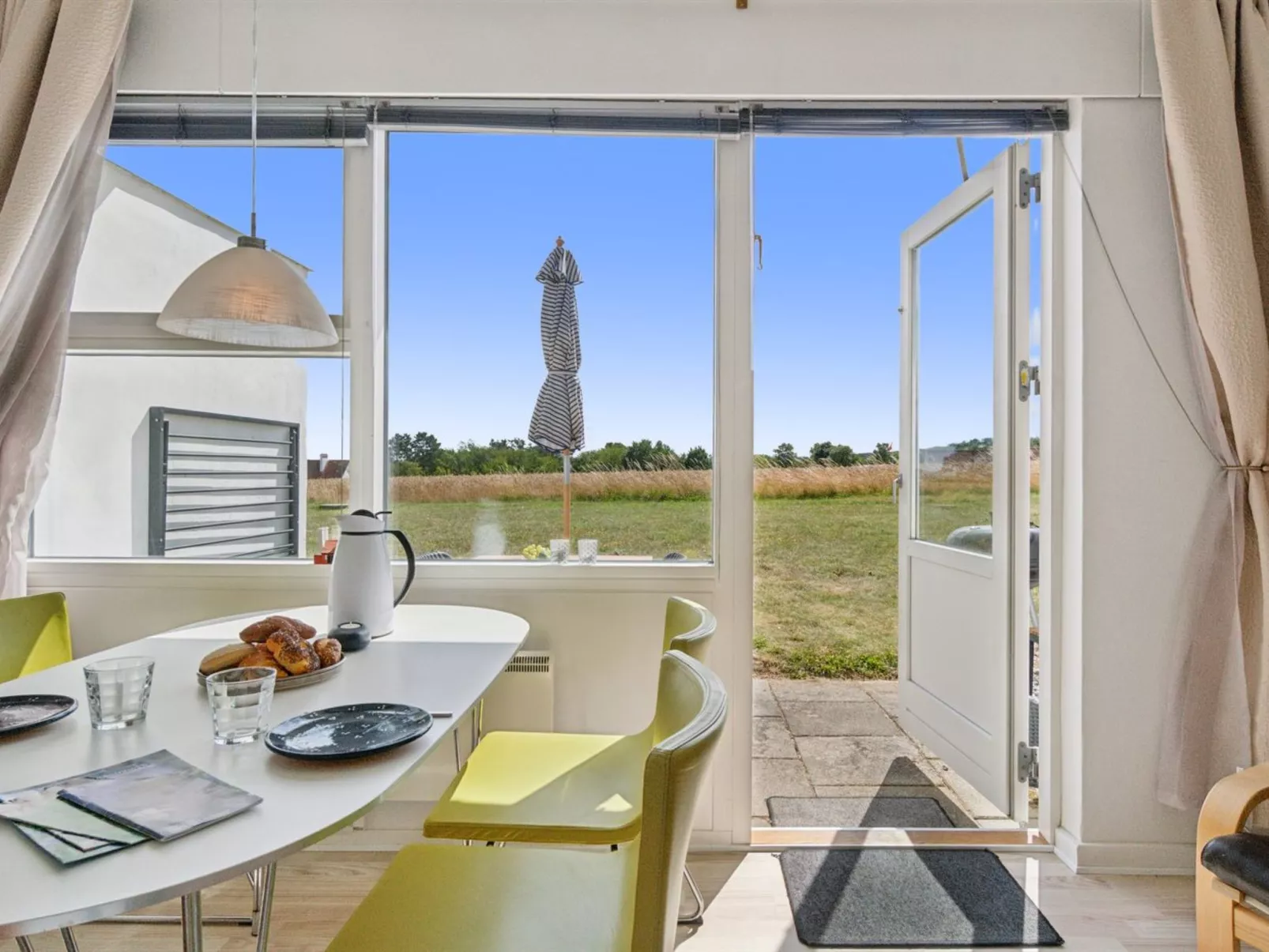 "Mia" - 200m from the sea-Binnen