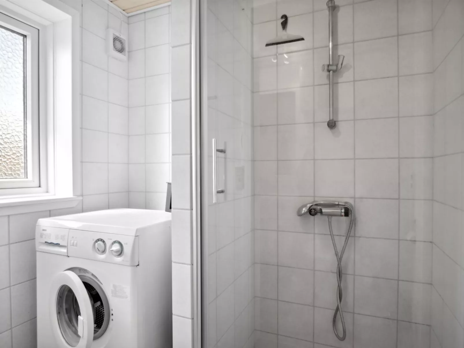 "Vappu" - 400m to the fjord-Binnen