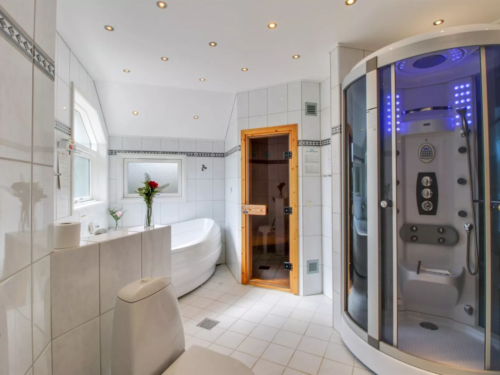 "Hemming" -  from the sea-Binnen