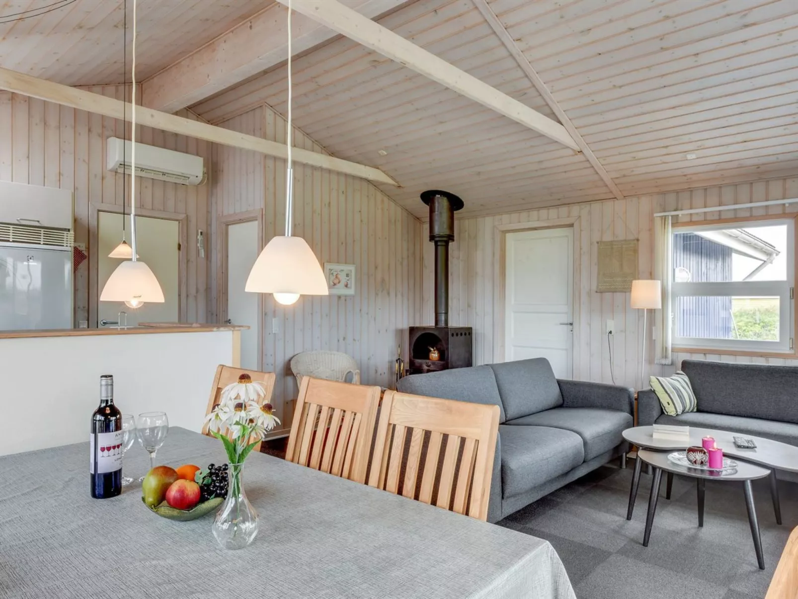 "Ingborg" - 150m from the sea-Binnen