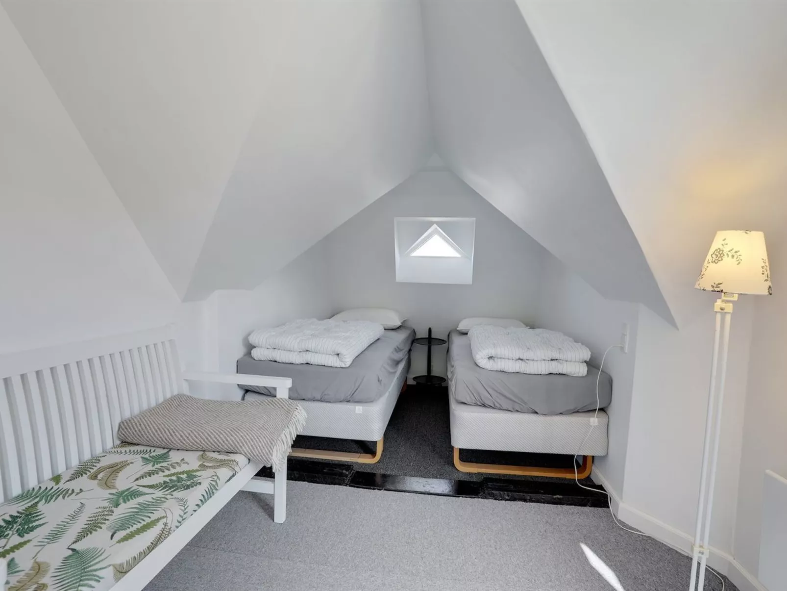 "Anina" - 400m from the sea-Binnen