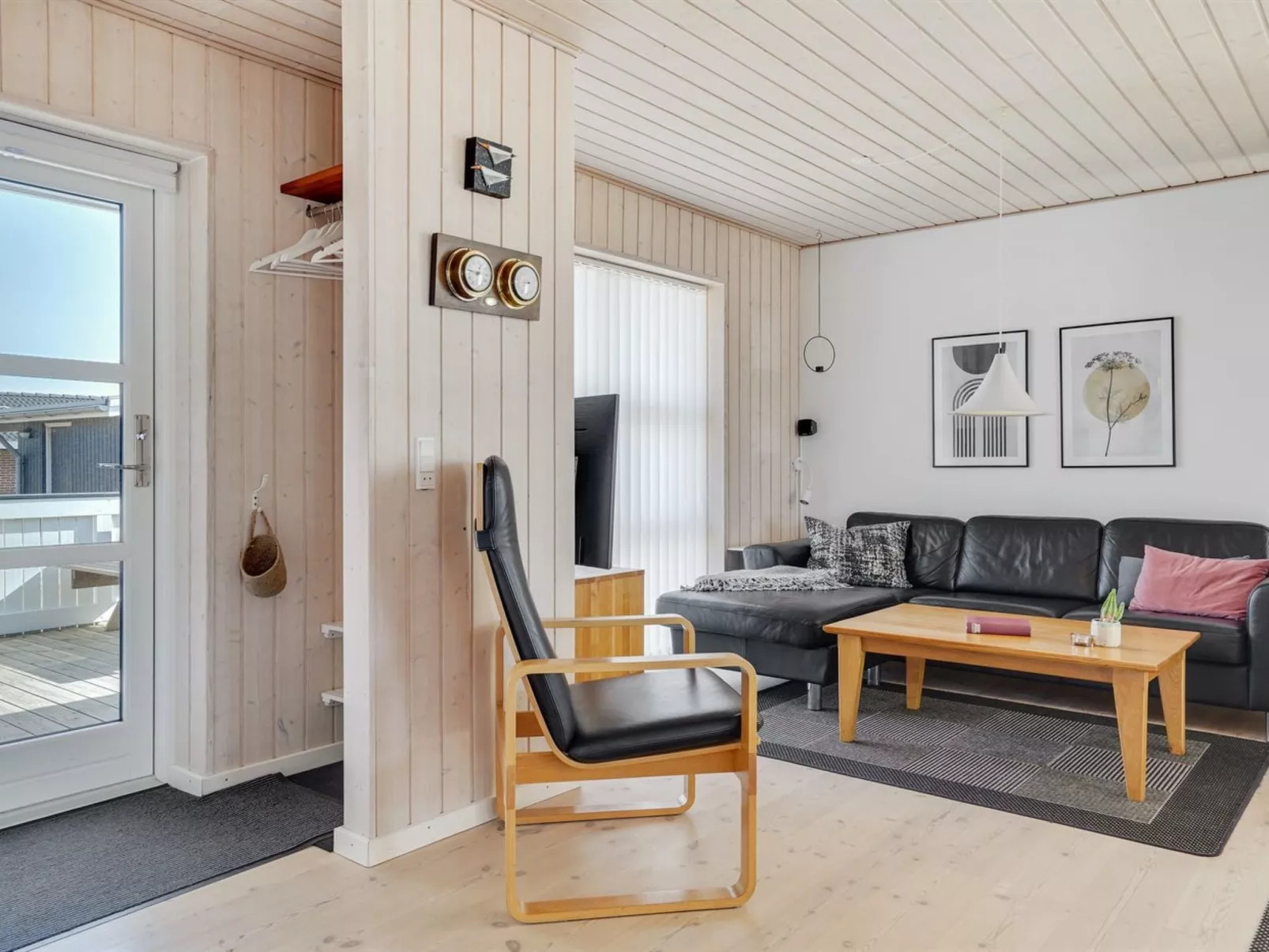 "Sotir" -  from the sea-Binnen