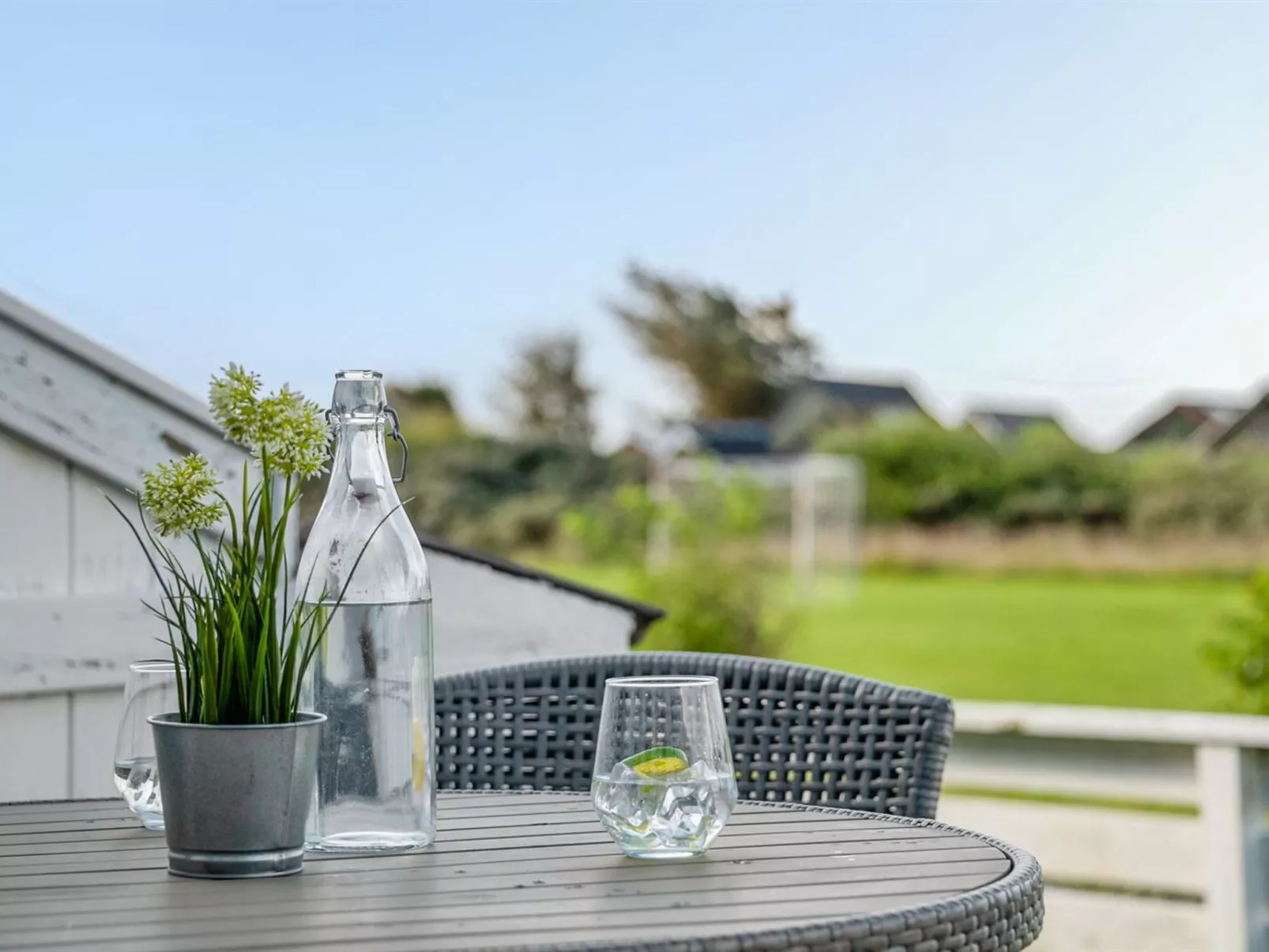 "Tofan" - 100m to the fjord-Buiten