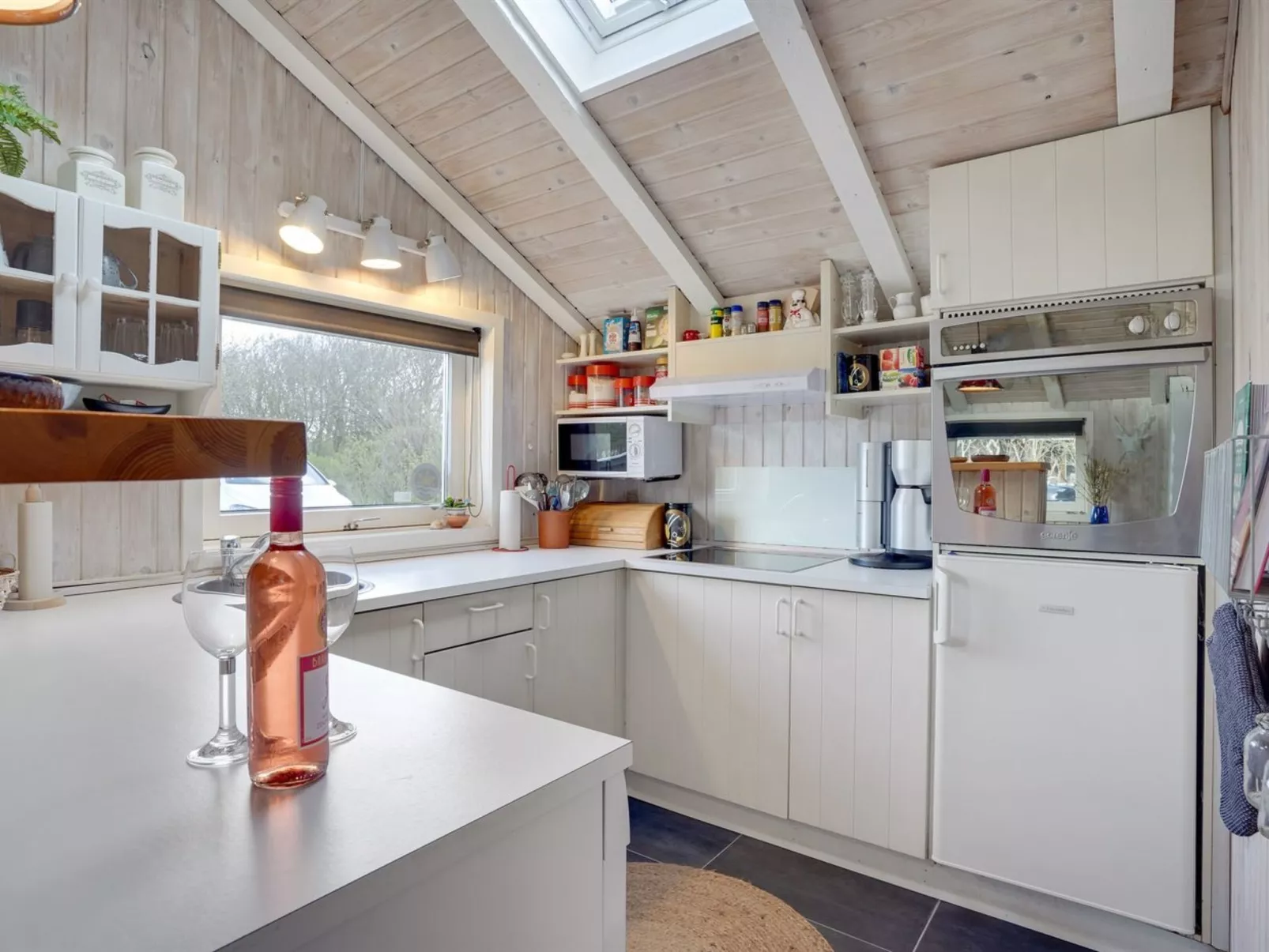 "Gunde" - 300m to the fjord-Binnen