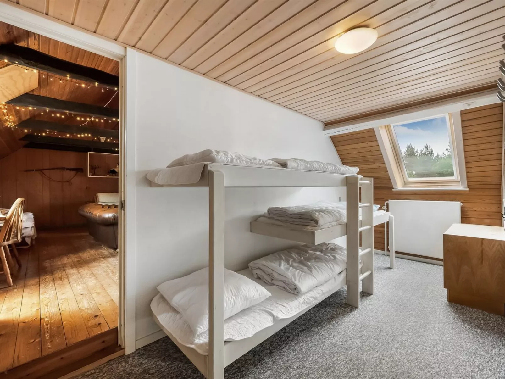 "Wilmar" - 1km to the fjord-Binnen