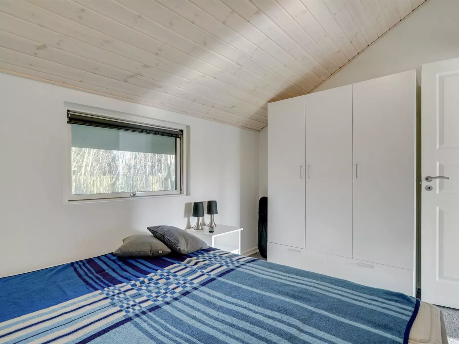 "Ingward" - 300m to the fjord-Binnen