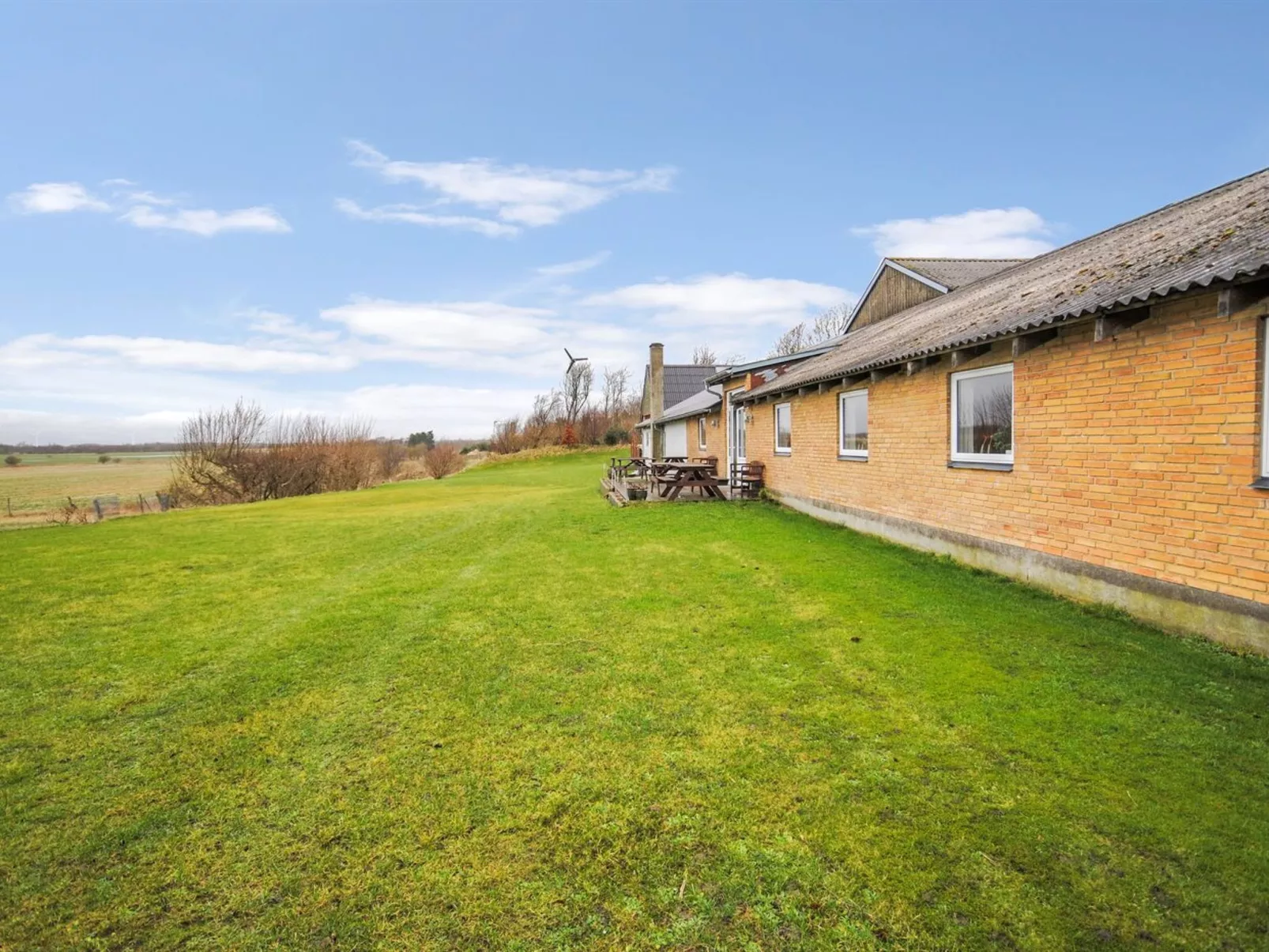 "Millie" - 3km to the fjord-Buiten