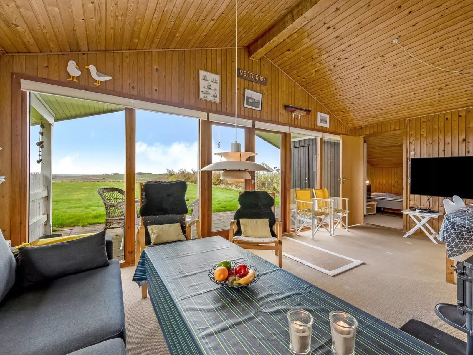 "Tanea" - 700m to the fjord-Binnen